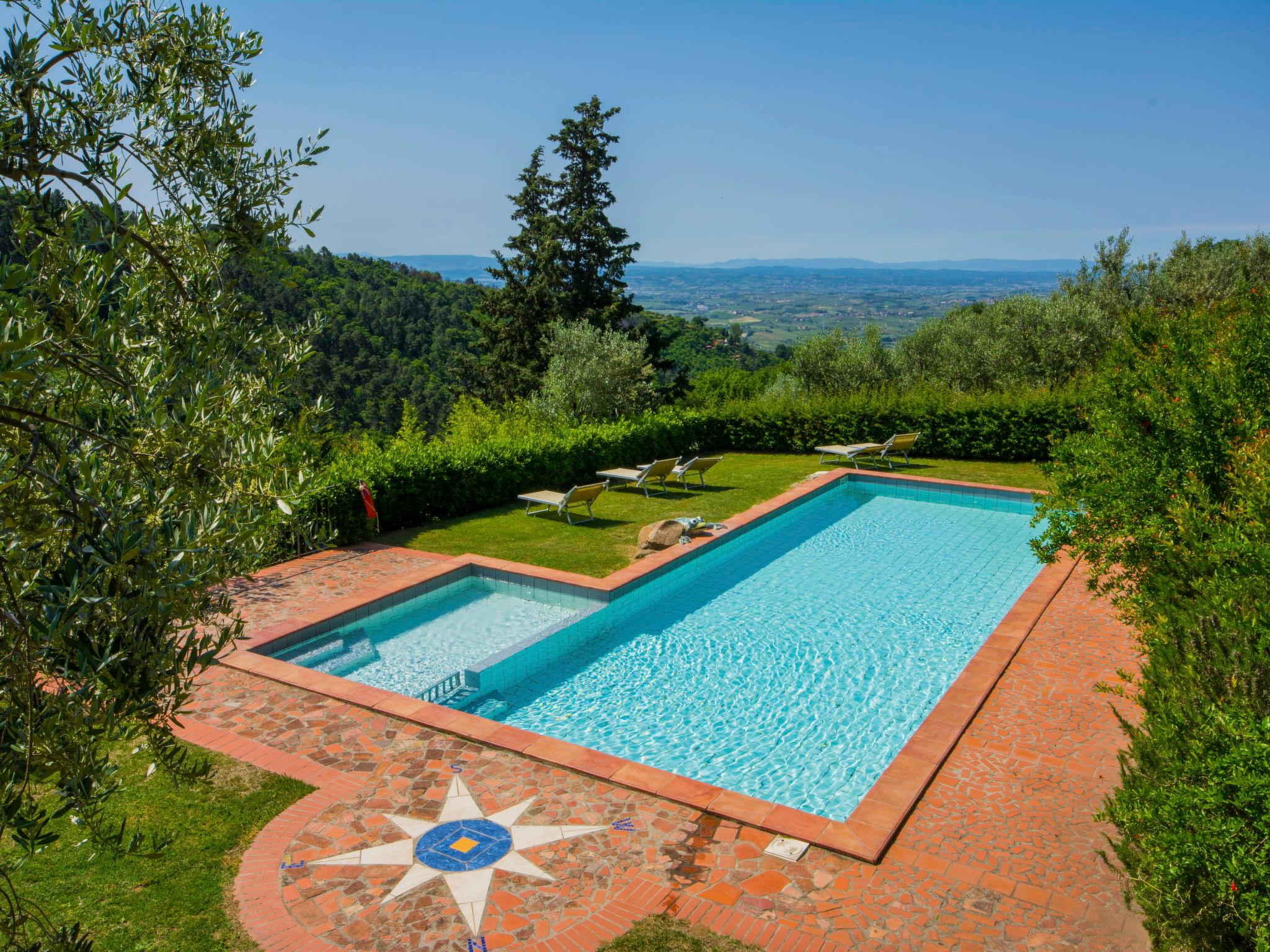 Photo 2 - 3 bedroom Apartment in Lamporecchio with swimming pool and garden