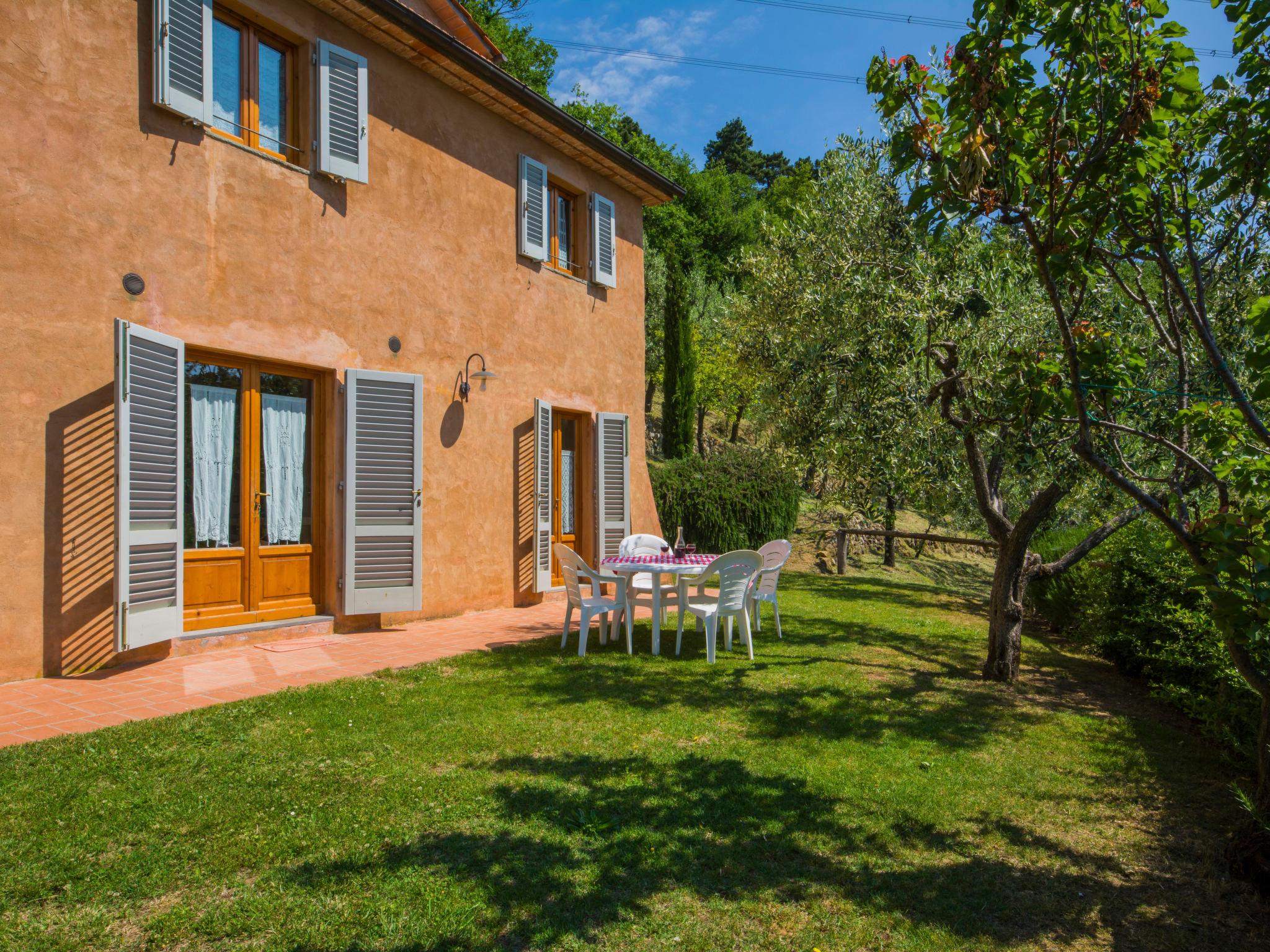 Foto 19 - Appartamento con 2 camere da letto a Lamporecchio con piscina e giardino