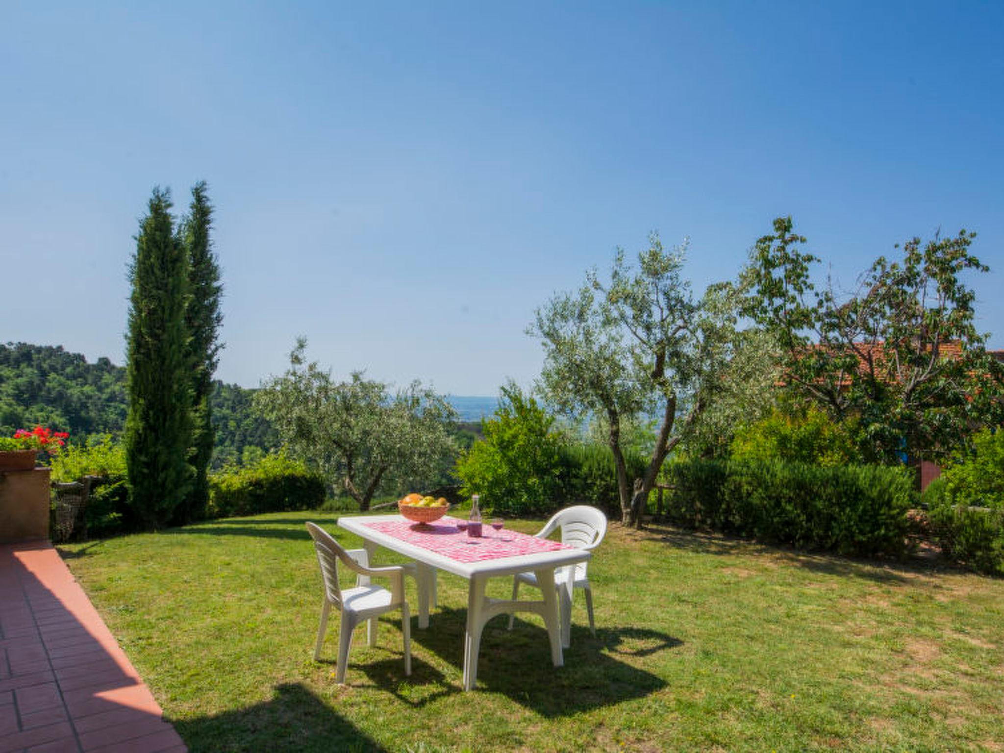 Foto 18 - Appartamento con 3 camere da letto a Lamporecchio con piscina e giardino