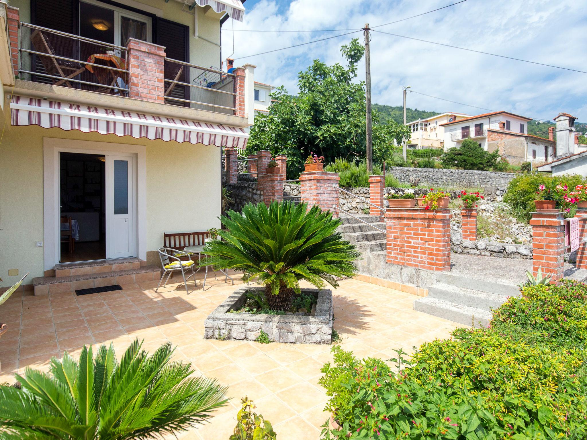 Foto 2 - Apartamento de 1 habitación en Lovran con terraza y vistas al mar