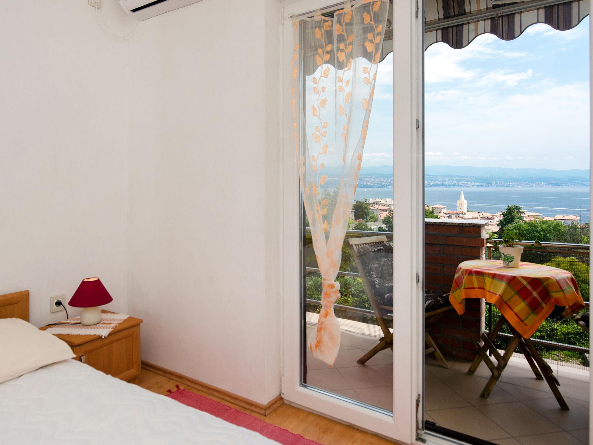Foto 9 - Apartamento de 1 quarto em Lovran com terraço e vistas do mar