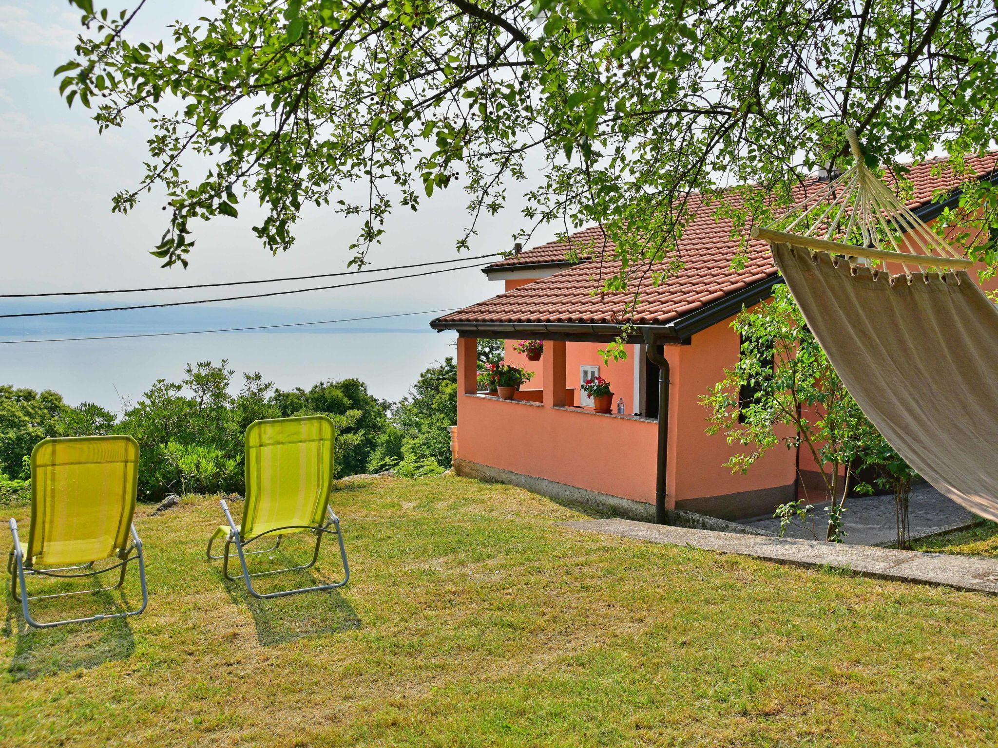 Foto 1 - Casa con 2 camere da letto a Opatija con terrazza e vista mare