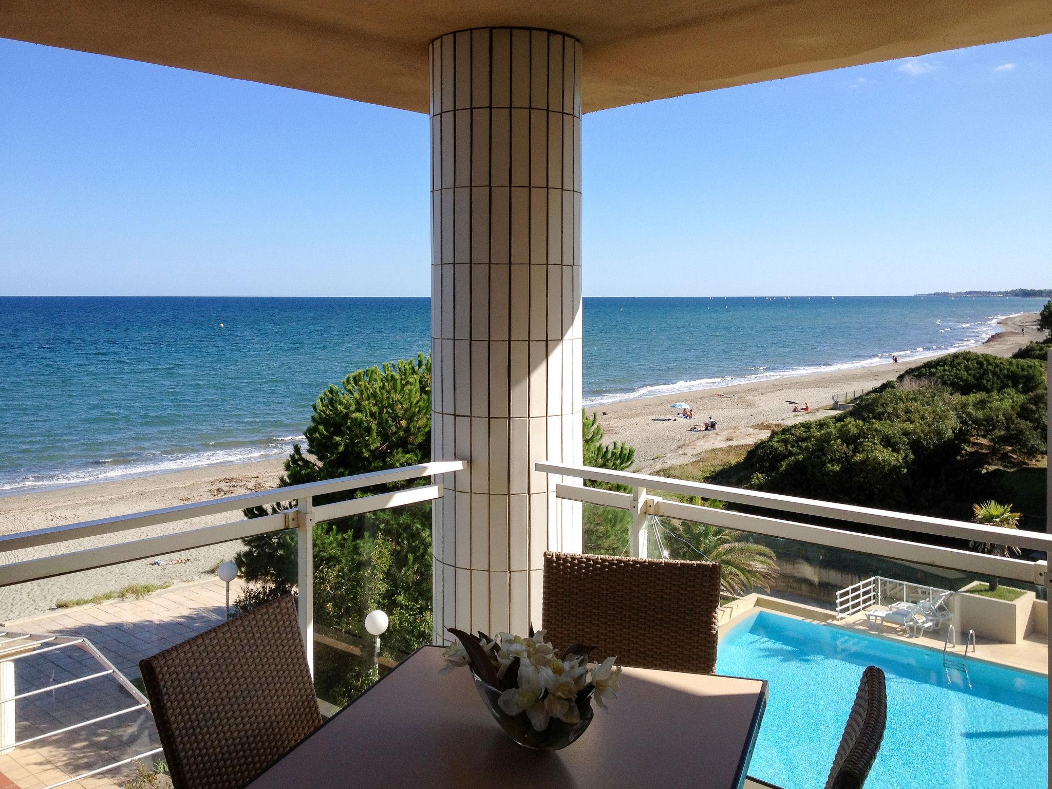 Photo 3 - Appartement en Santa-Lucia-di-Moriani avec piscine et vues à la mer