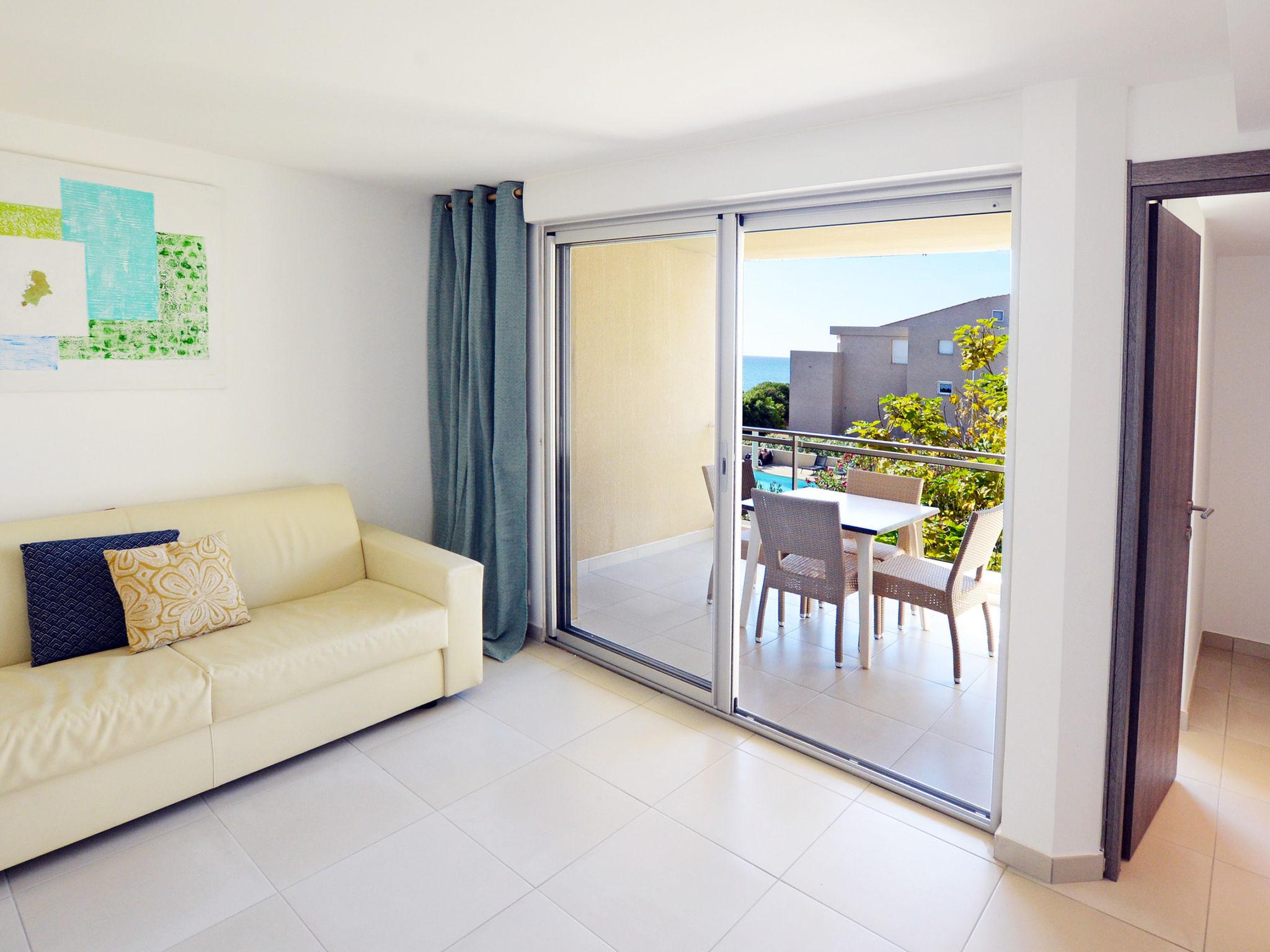 Foto 6 - Appartamento con 1 camera da letto a Santa-Lucia-di-Moriani con piscina e vista mare