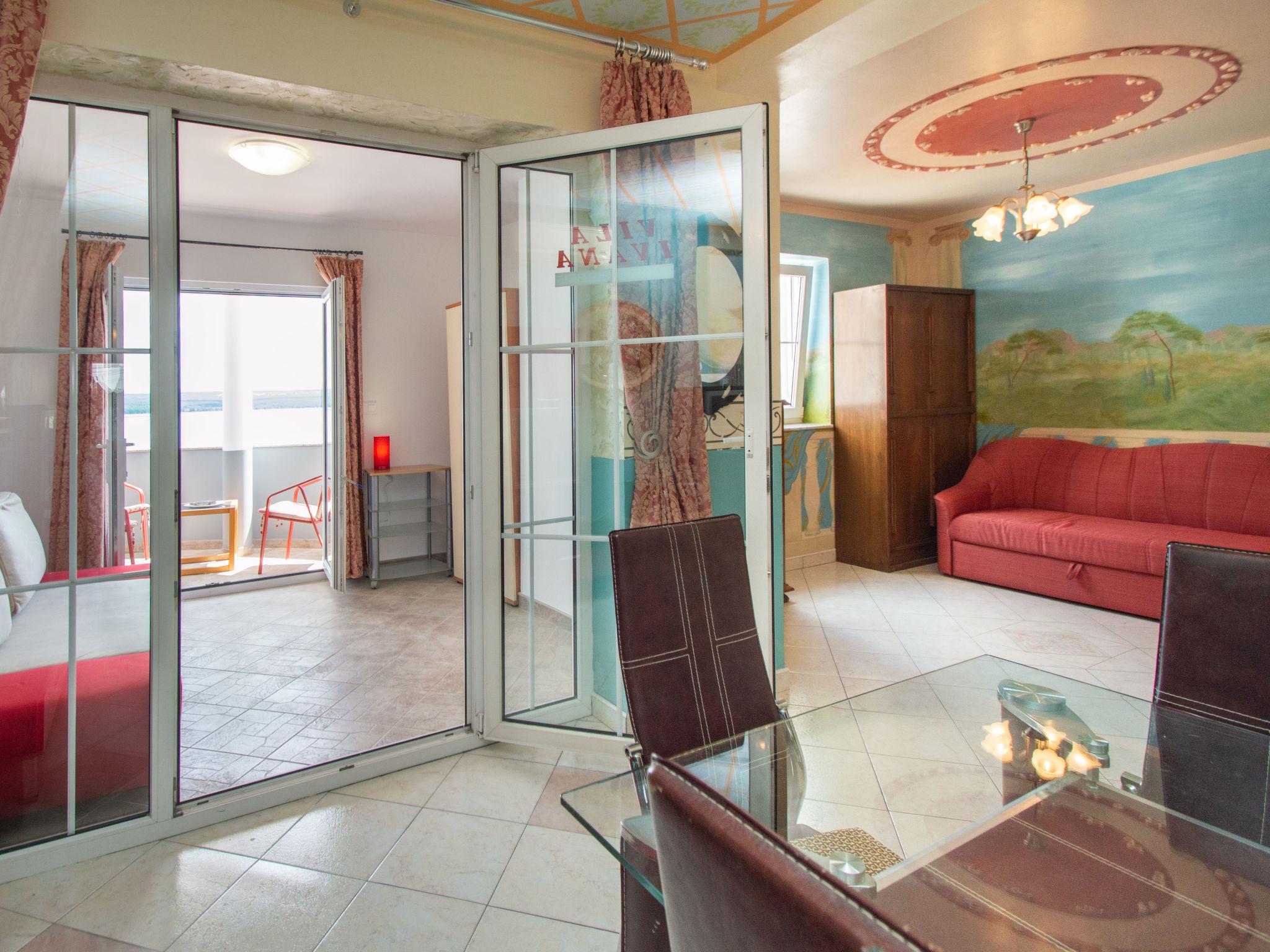 Foto 8 - Appartamento con 2 camere da letto a Sebenico con giardino e vista mare