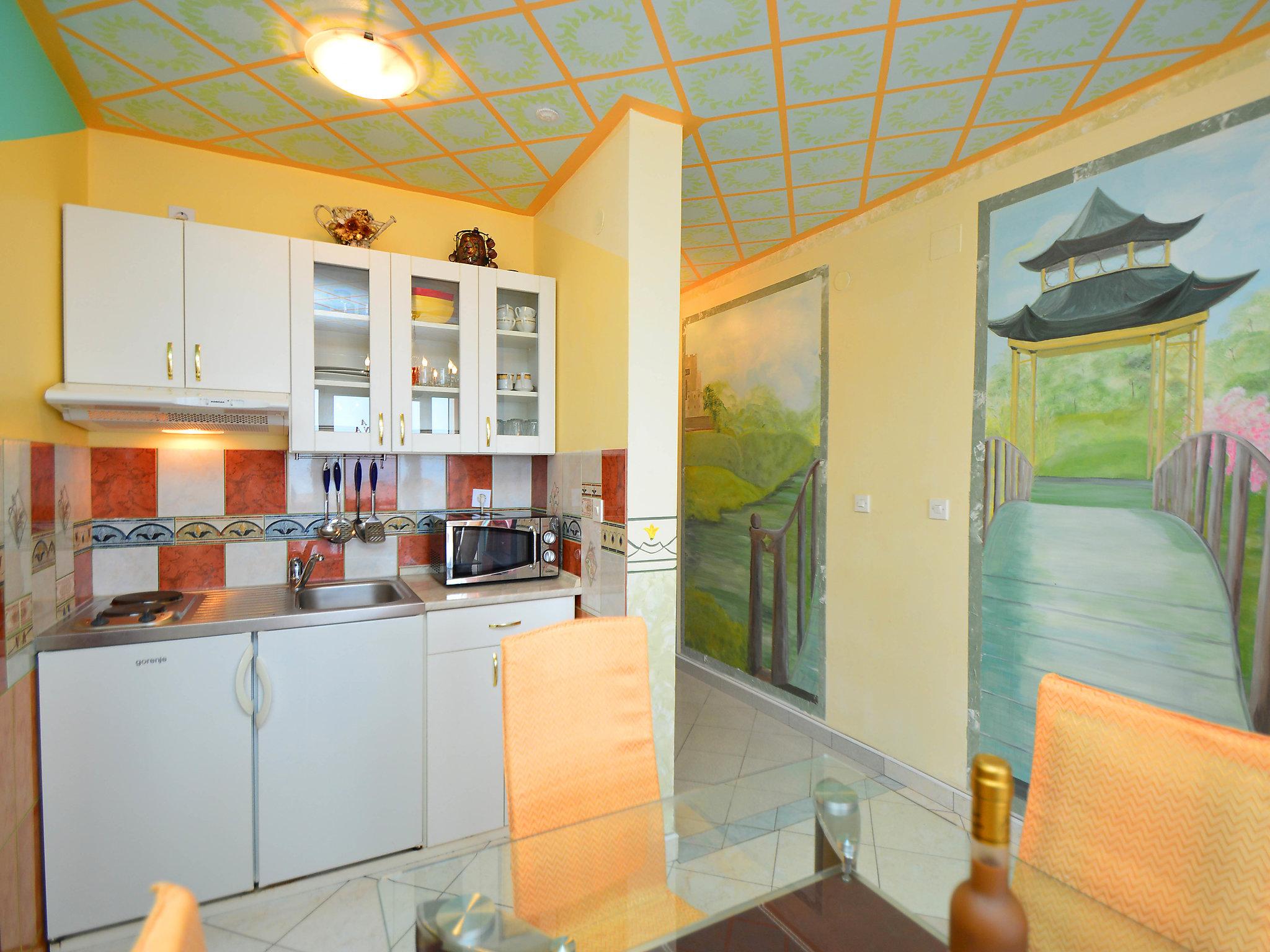 Photo 7 - 2 bedroom Apartment in Sibenik with garden and sea view