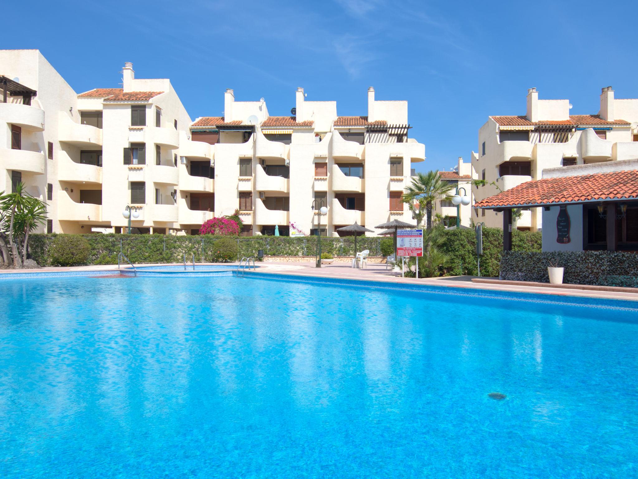 Foto 1 - Apartamento de 2 habitaciones en Dénia con piscina y vistas al mar