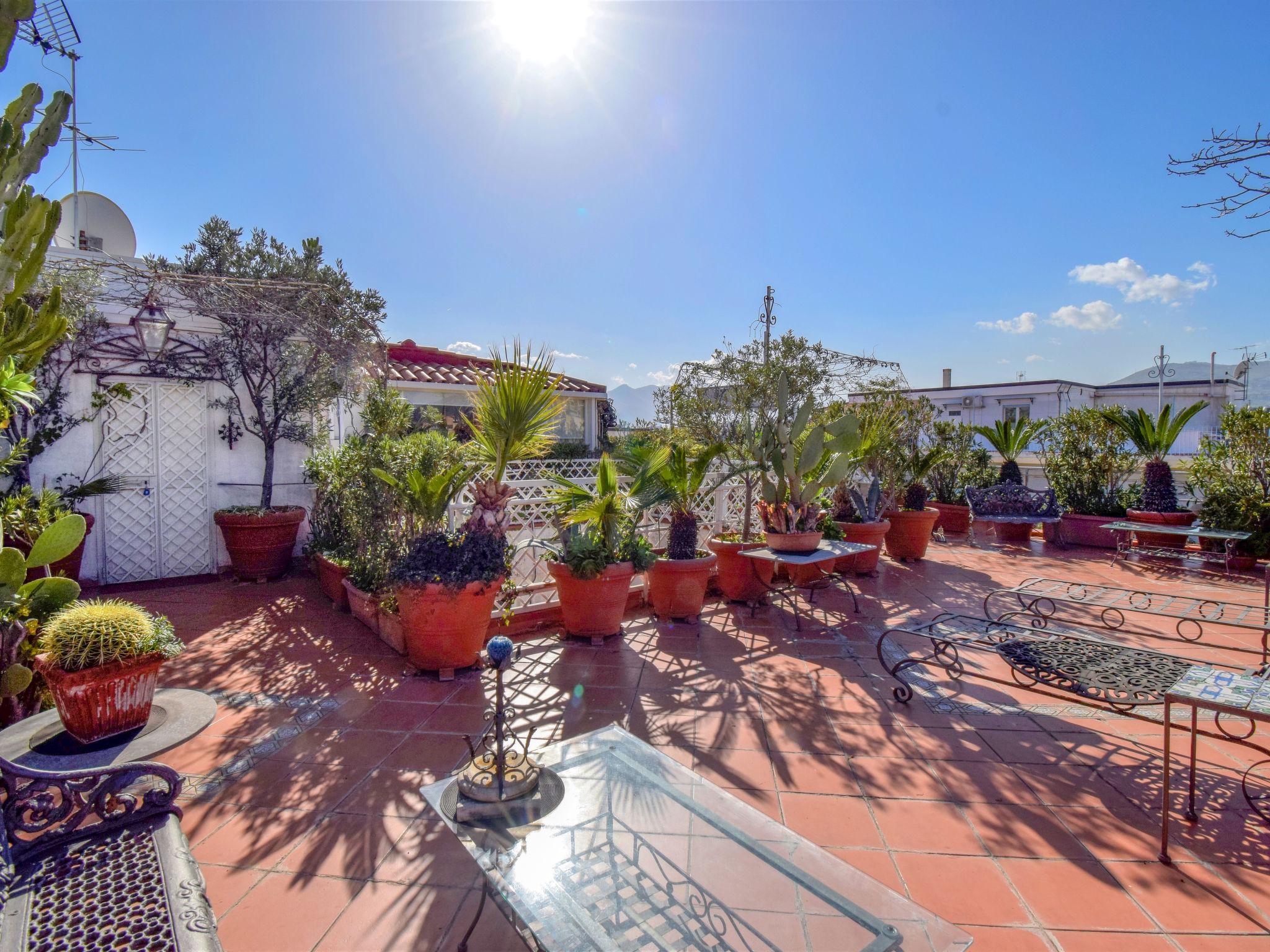 Photo 31 - Appartement de 1 chambre à Palerme avec jardin et terrasse