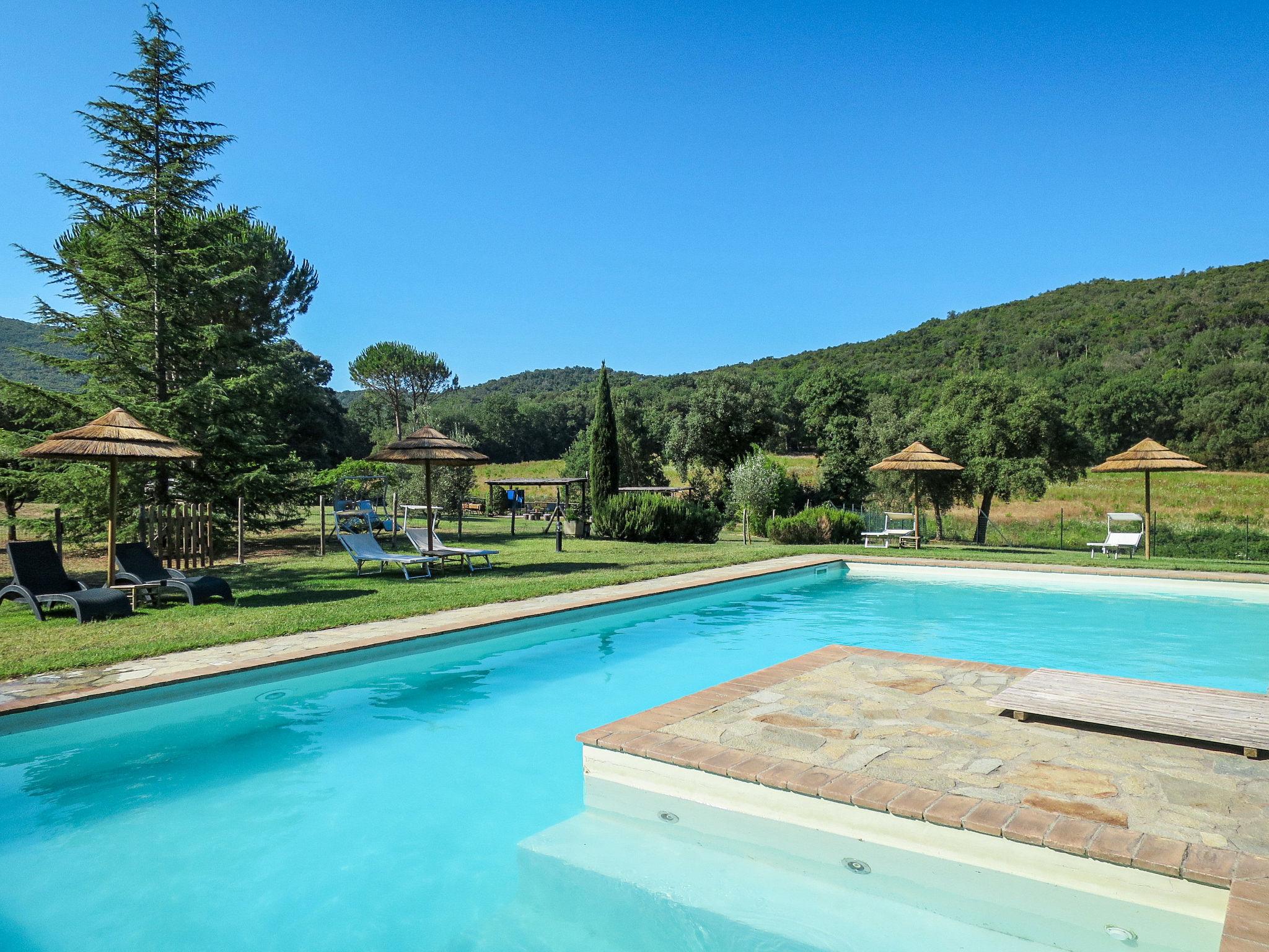 Photo 2 - Maison de 1 chambre à Roccastrada avec piscine et jardin