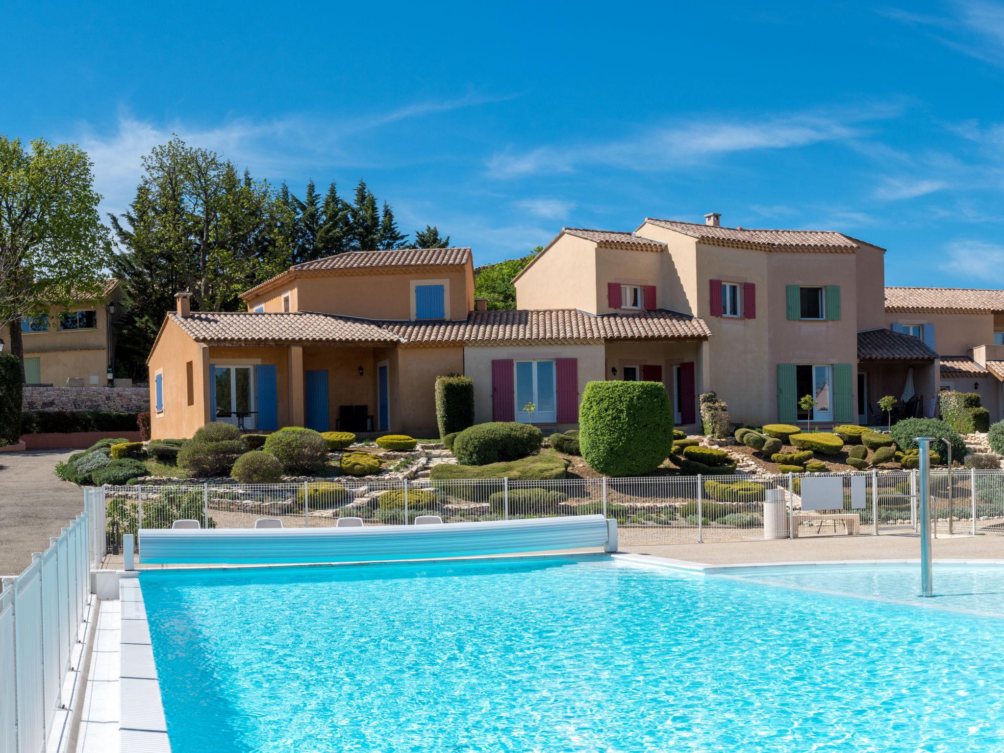 Photo 1 - Appartement de 2 chambres à Saint-Trinit avec piscine privée et jardin