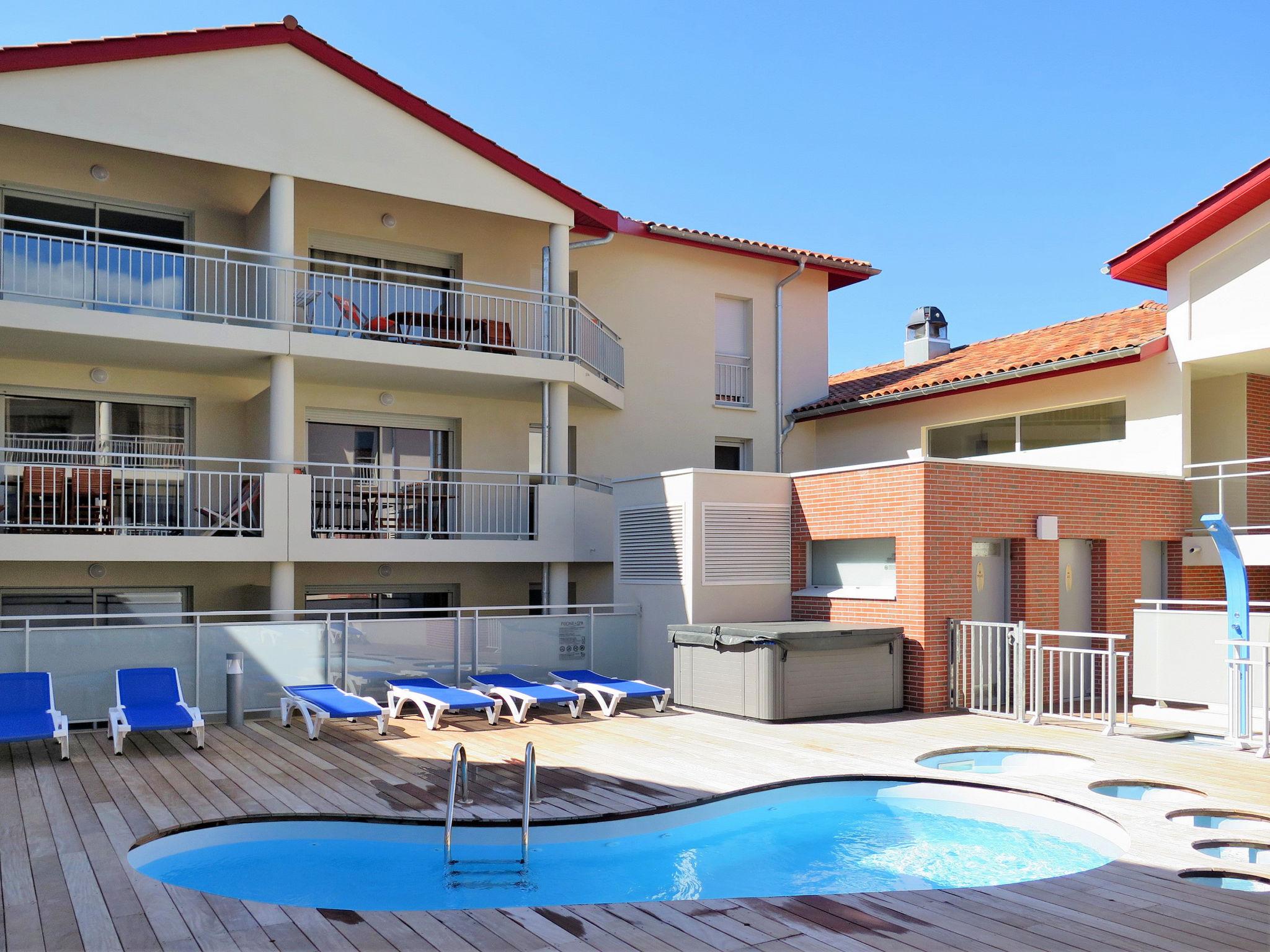 Foto 13 - Apartamento en Vieux-Boucau-les-Bains con piscina y terraza