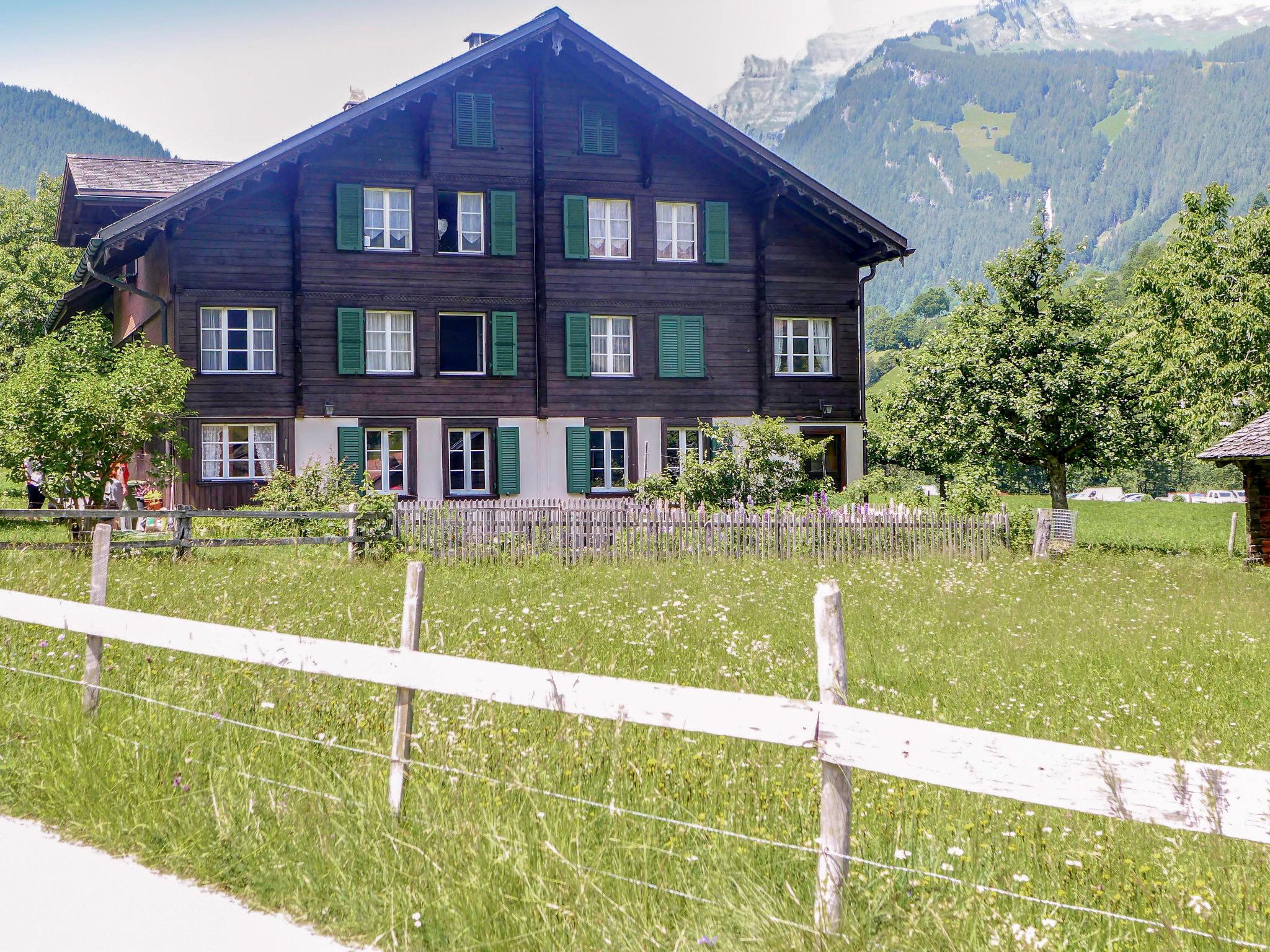 Foto 17 - Apartamento en Grindelwald con jardín