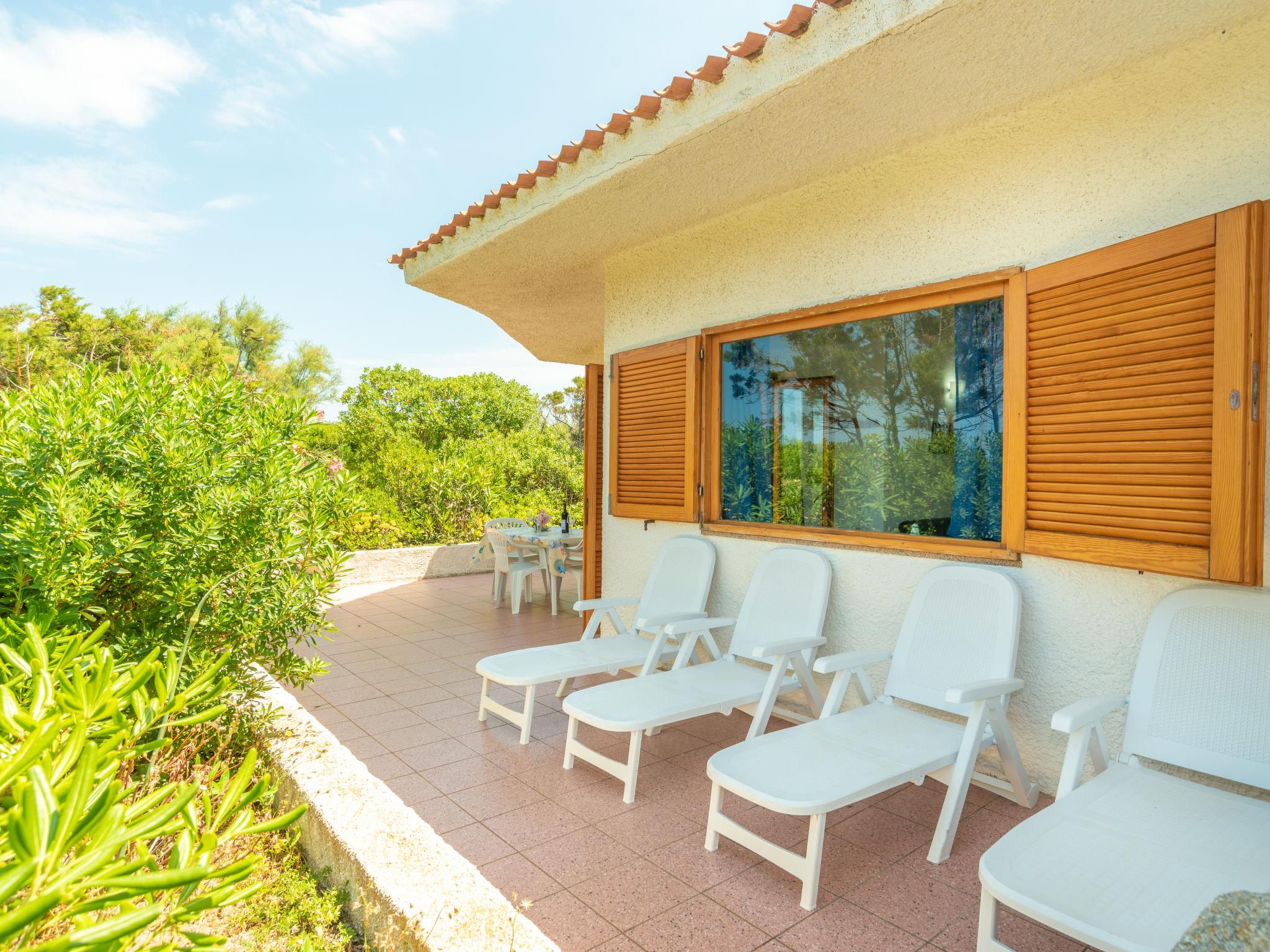 Photo 3 - Maison de 2 chambres à Aglientu avec terrasse et vues à la mer