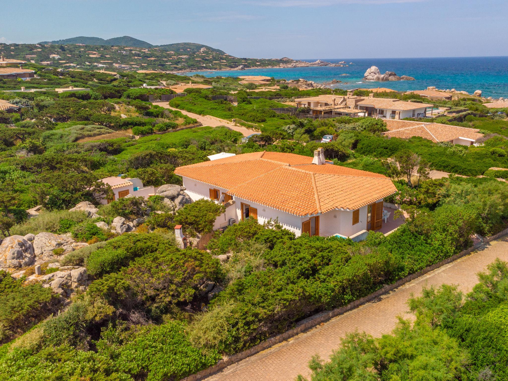 Foto 1 - Haus mit 2 Schlafzimmern in Aglientu mit terrasse und blick aufs meer