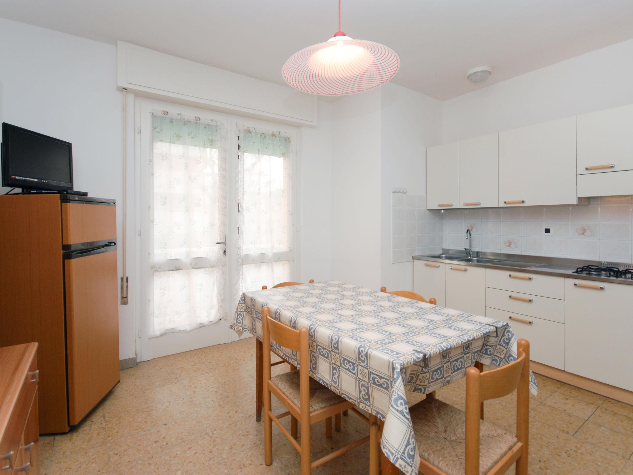 Photo 9 - 1 bedroom Apartment in Lignano Sabbiadoro with terrace