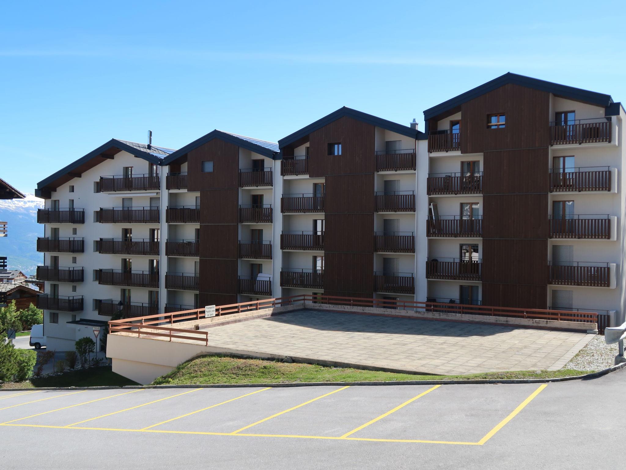 Foto 1 - Apartamento de 1 habitación en Nendaz con piscina y vistas a la montaña