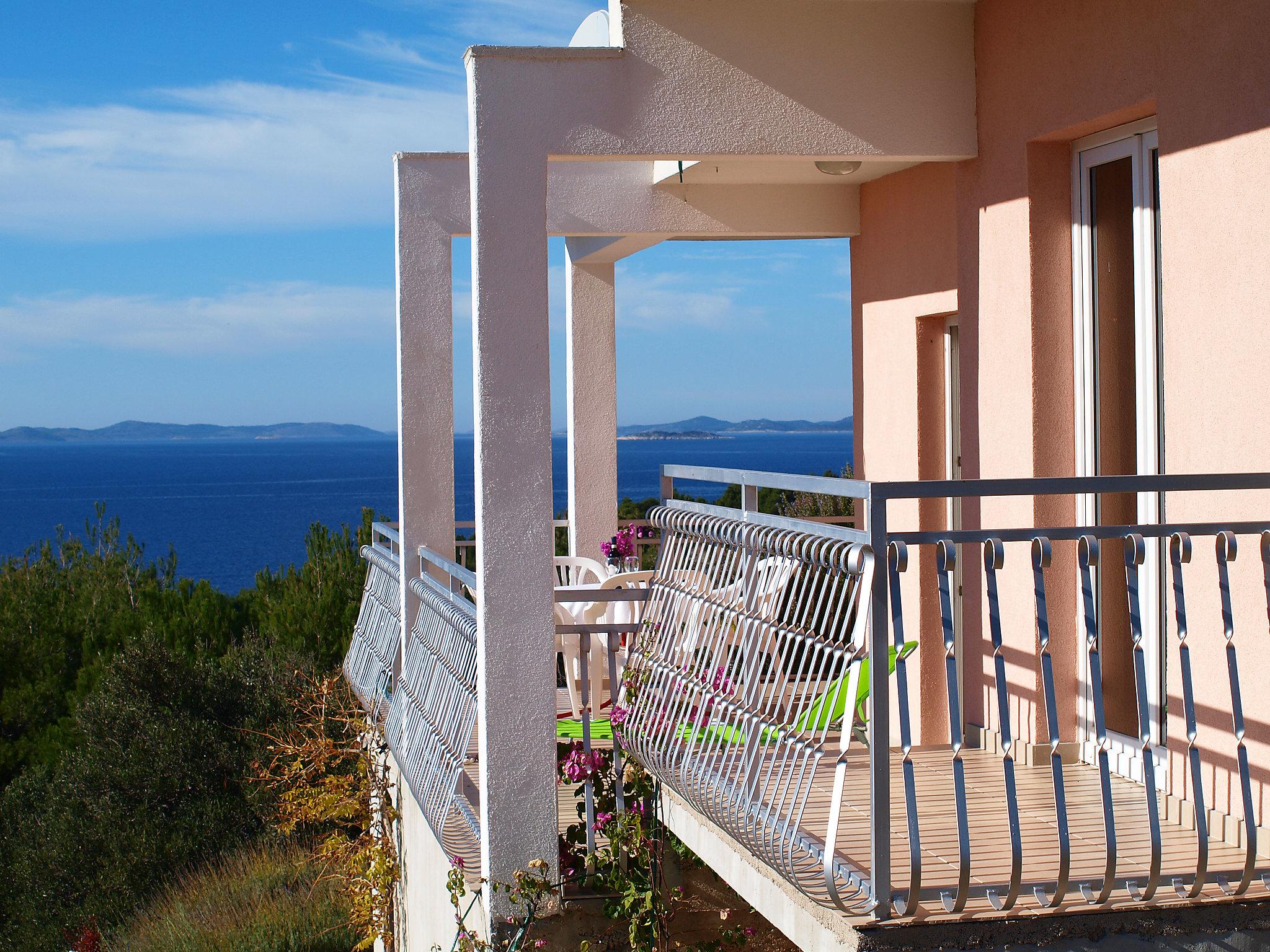 Foto 10 - Casa de 3 habitaciones en Primošten con terraza y vistas al mar