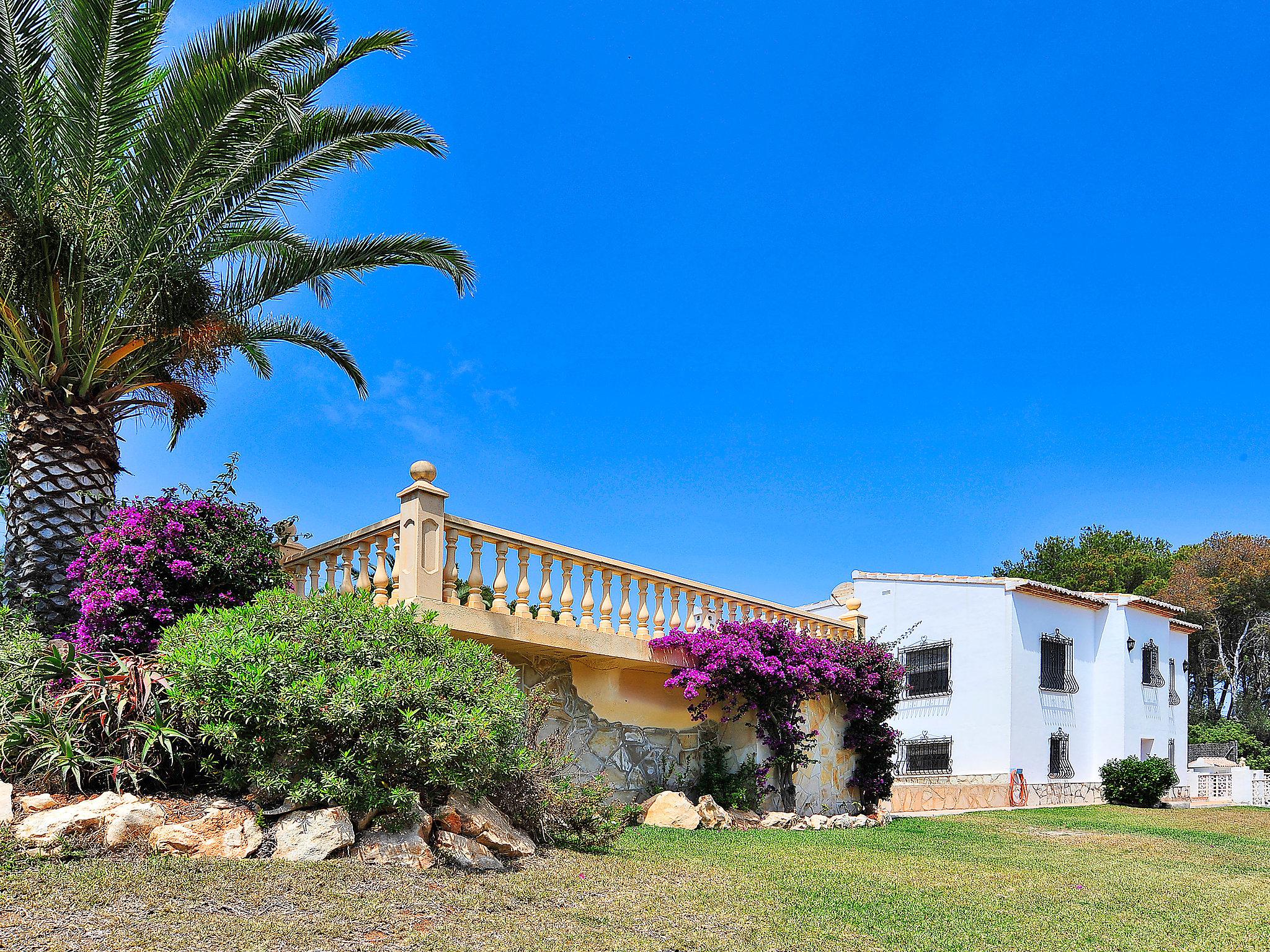 Foto 14 - Casa con 3 camere da letto a Jávea con piscina privata e giardino