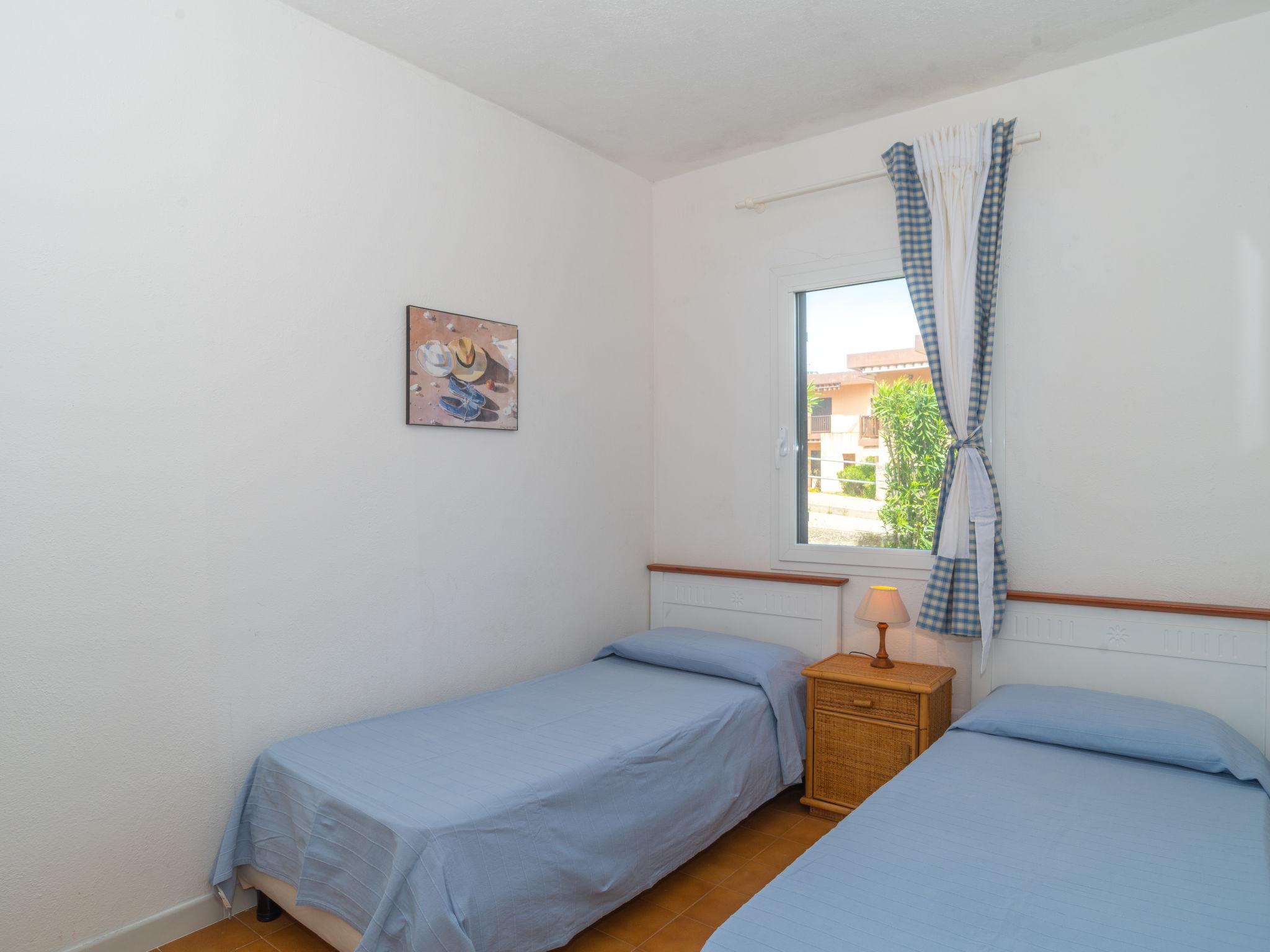 Photo 18 - 2 bedroom Apartment in Arzachena with garden and sea view