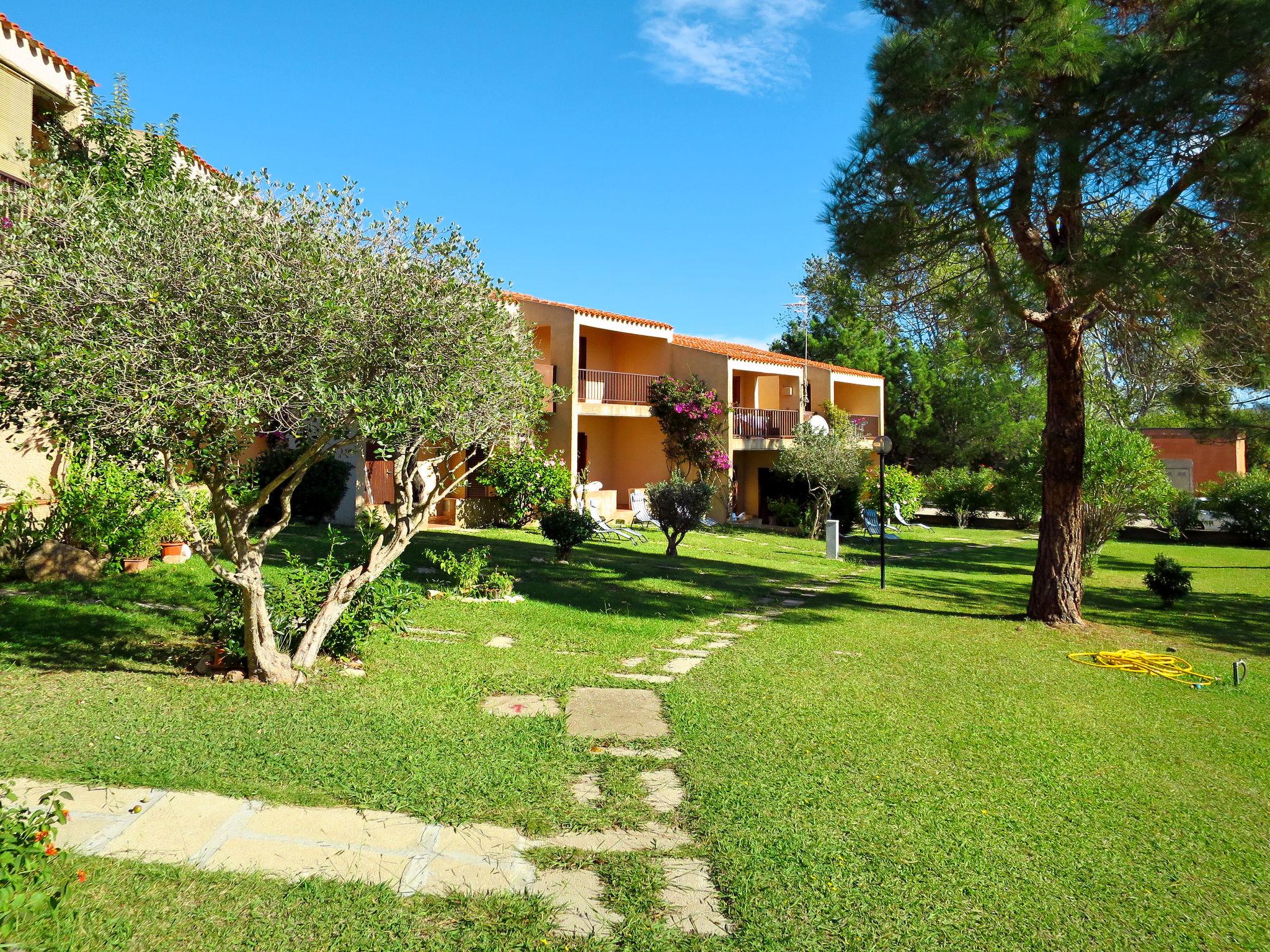 Foto 1 - Apartamento de 2 habitaciones en Arzachena con jardín y vistas al mar