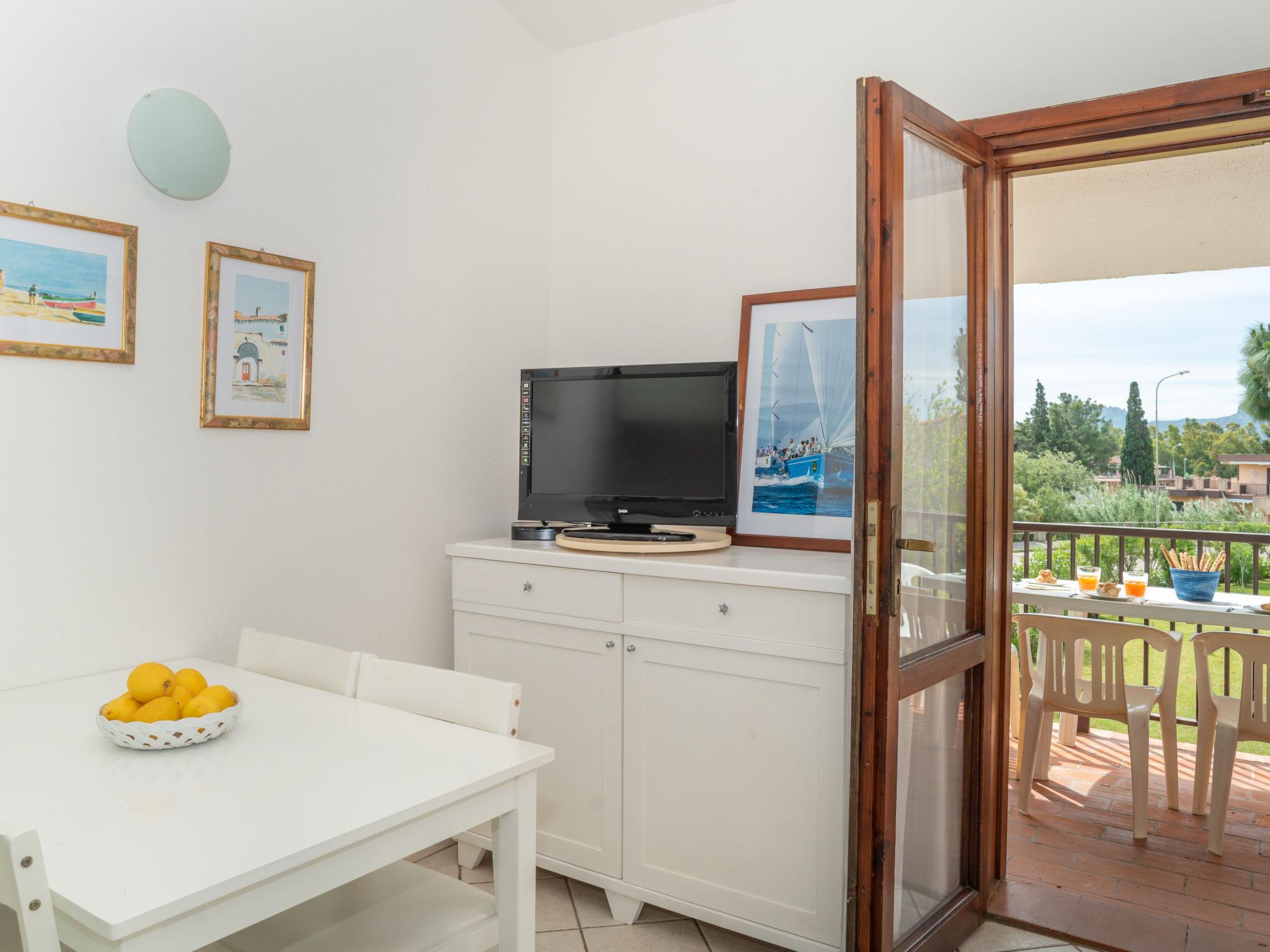 Photo 11 - 2 bedroom Apartment in Arzachena with garden and terrace