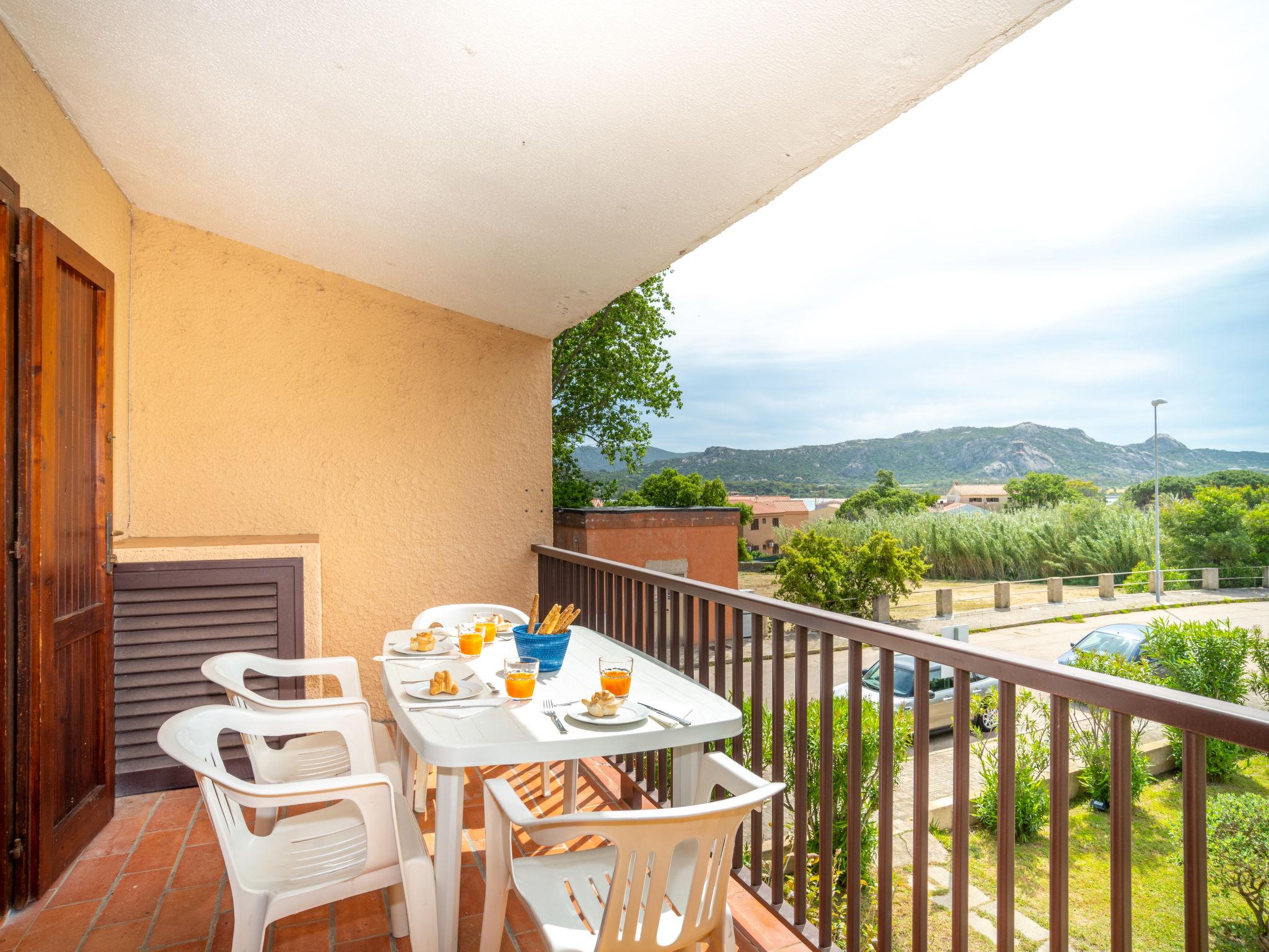 Photo 5 - Appartement de 2 chambres à Arzachena avec jardin et terrasse