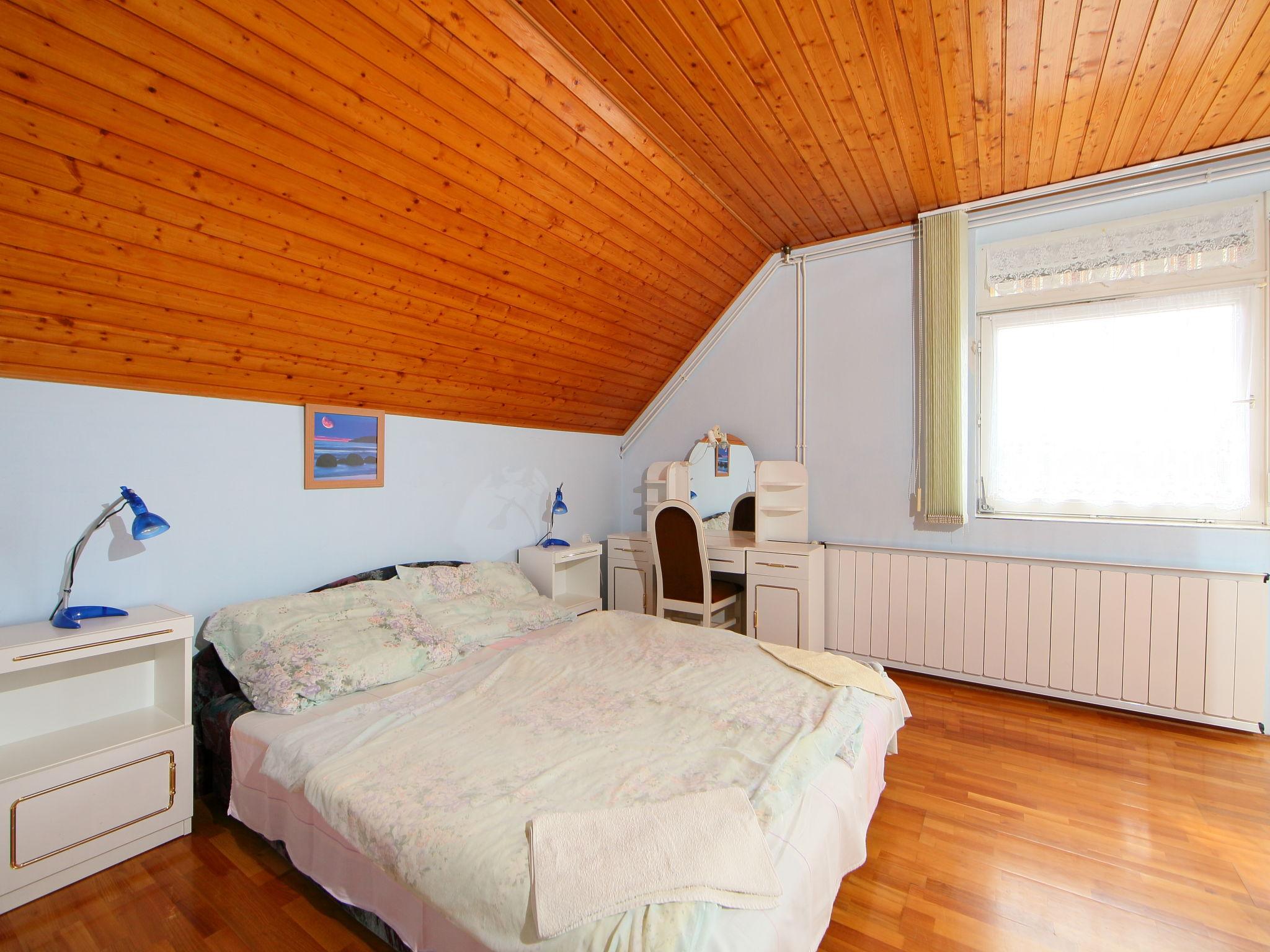 Foto 9 - Apartamento de 3 quartos em Balatonszemes com jardim