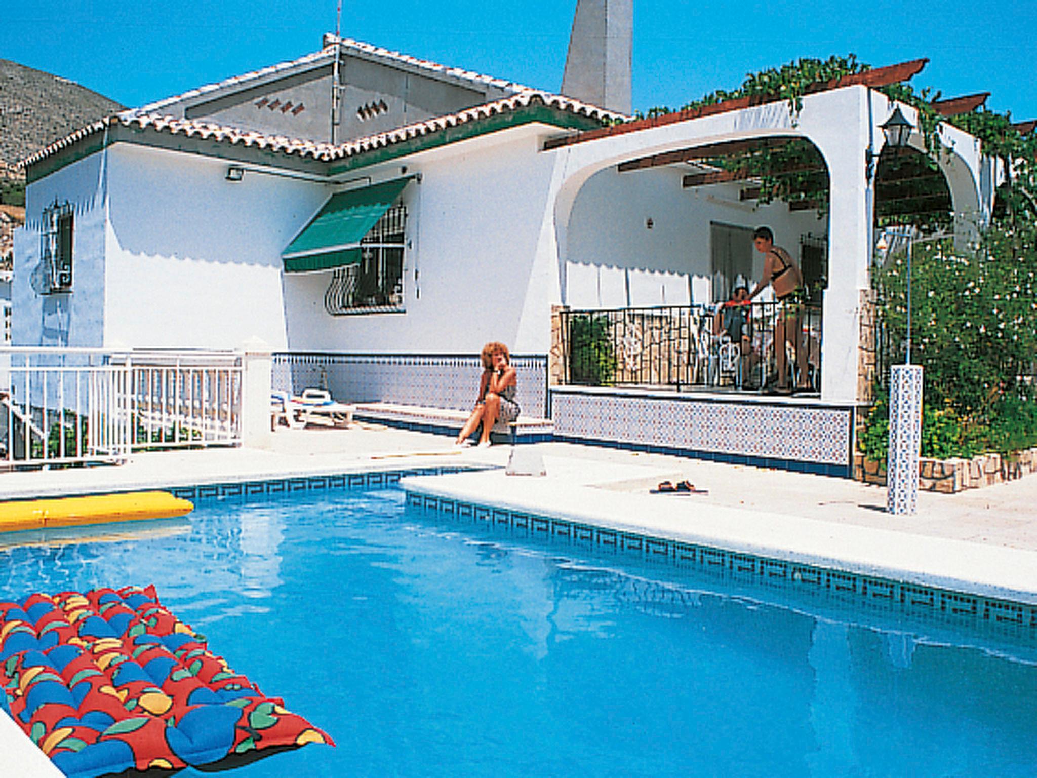 Foto 3 - Casa de 3 quartos em Villajoyosa com piscina privada e jardim