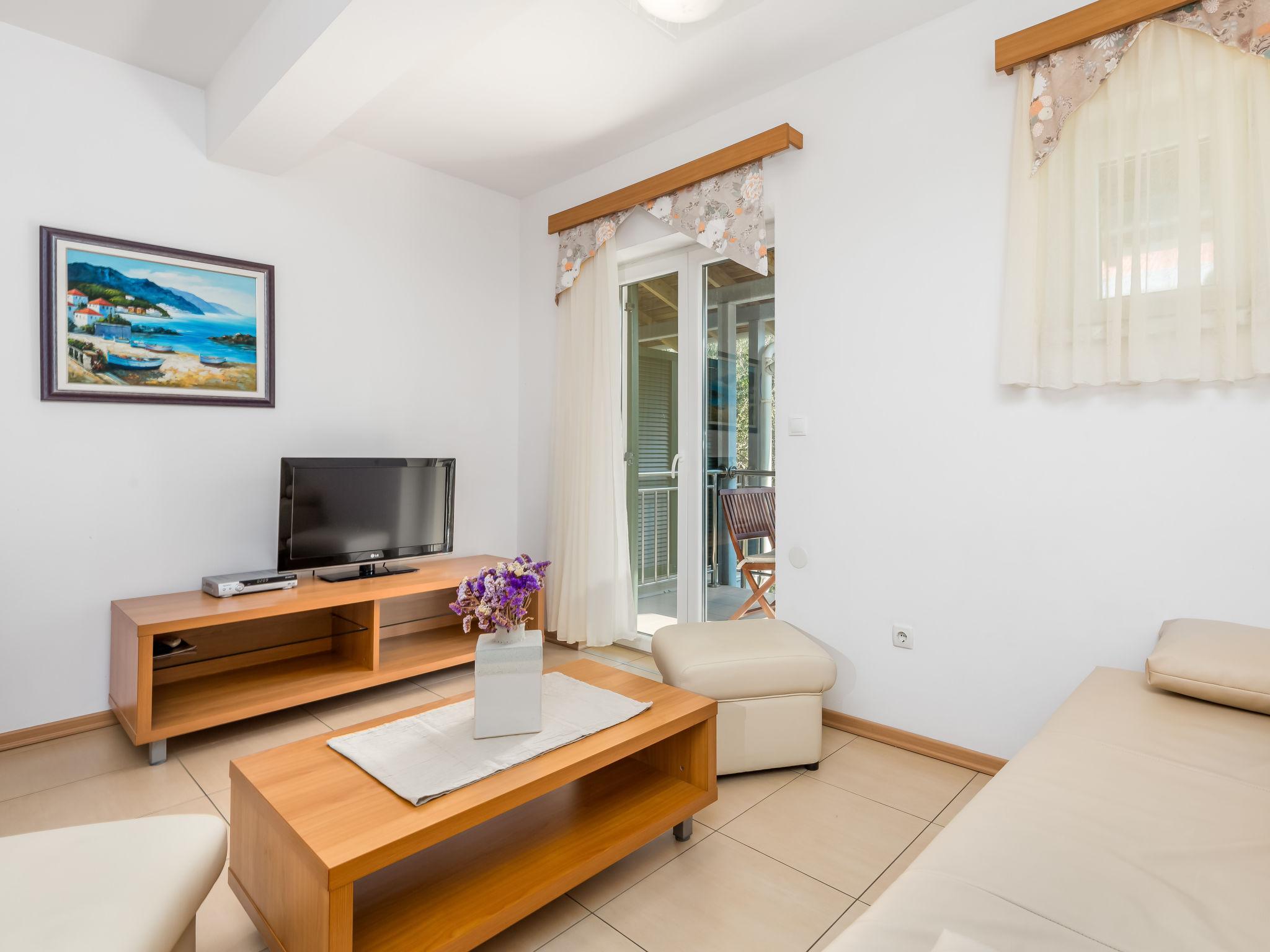 Photo 7 - 1 bedroom Apartment in Rab with swimming pool and sea view