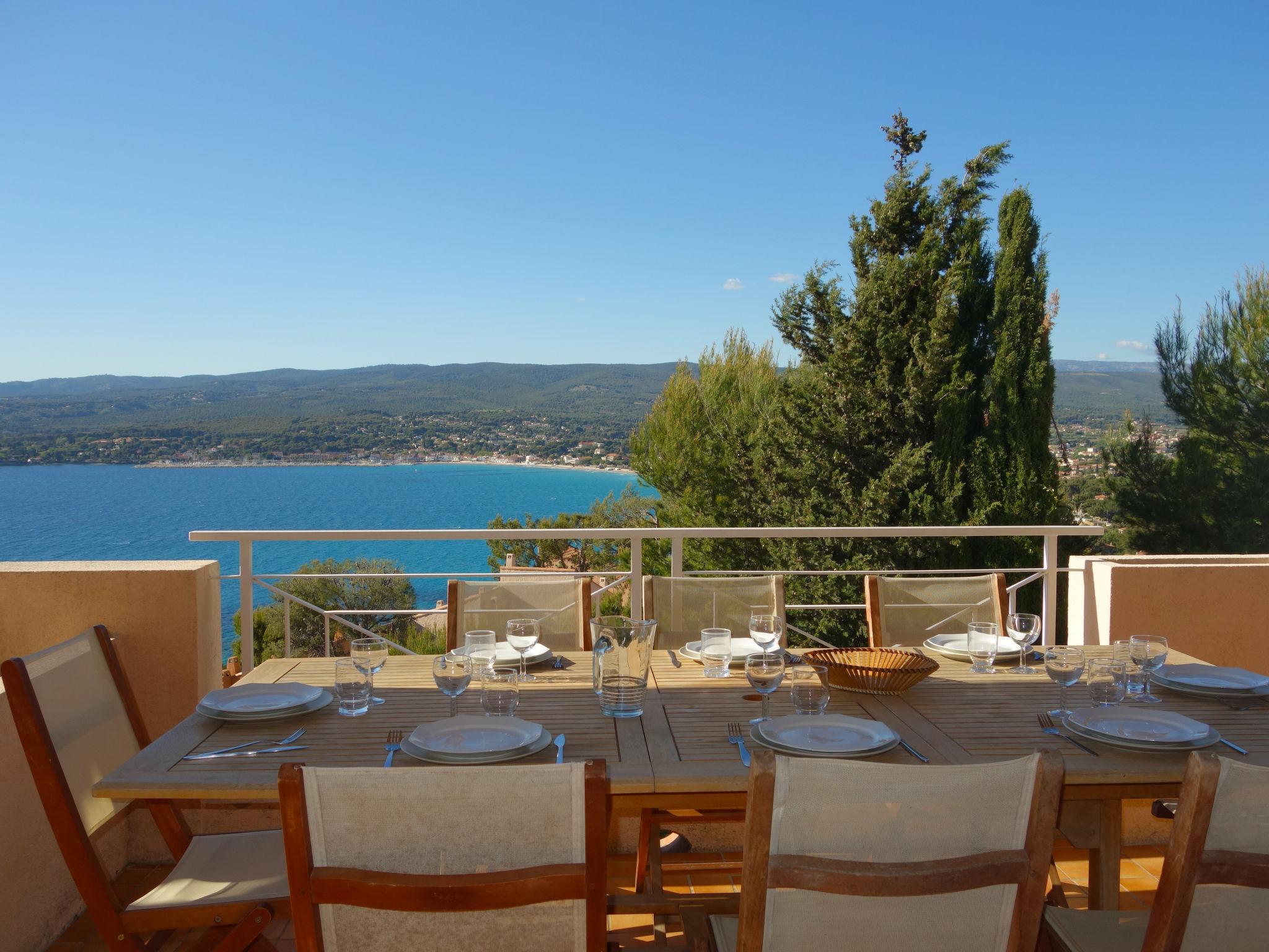Foto 3 - Casa de 4 quartos em Saint-Cyr-sur-Mer com piscina privada e vistas do mar