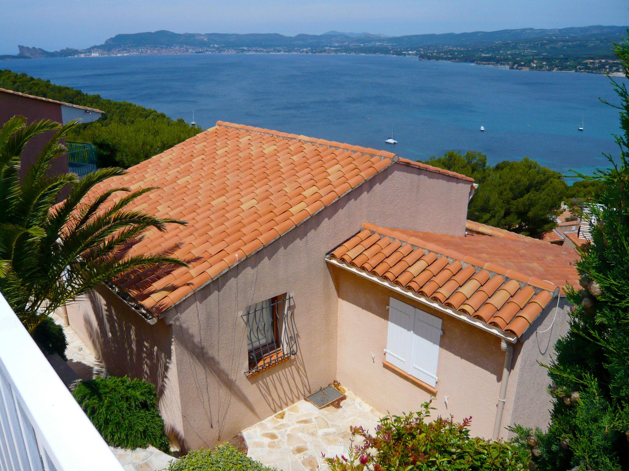 Foto 25 - Haus mit 4 Schlafzimmern in Saint-Cyr-sur-Mer mit privater pool und blick aufs meer