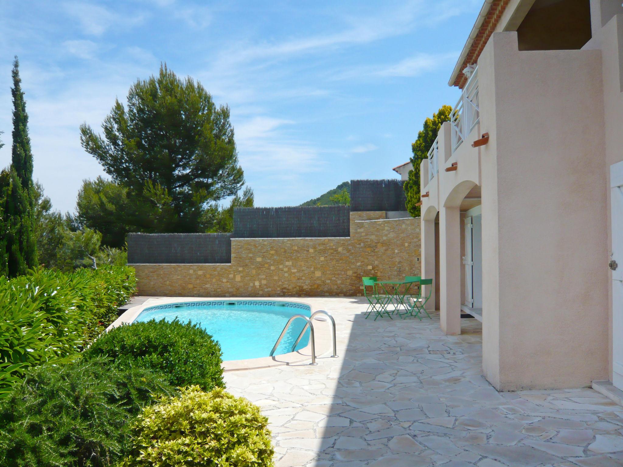 Foto 29 - Haus mit 4 Schlafzimmern in Saint-Cyr-sur-Mer mit privater pool und blick aufs meer