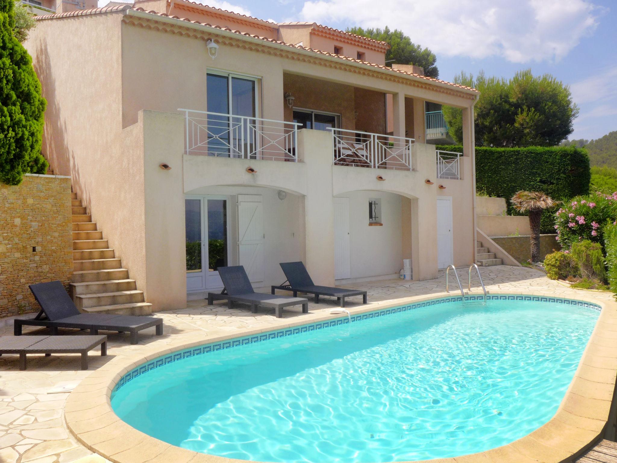 Foto 1 - Casa de 4 habitaciones en Saint-Cyr-sur-Mer con piscina privada y vistas al mar