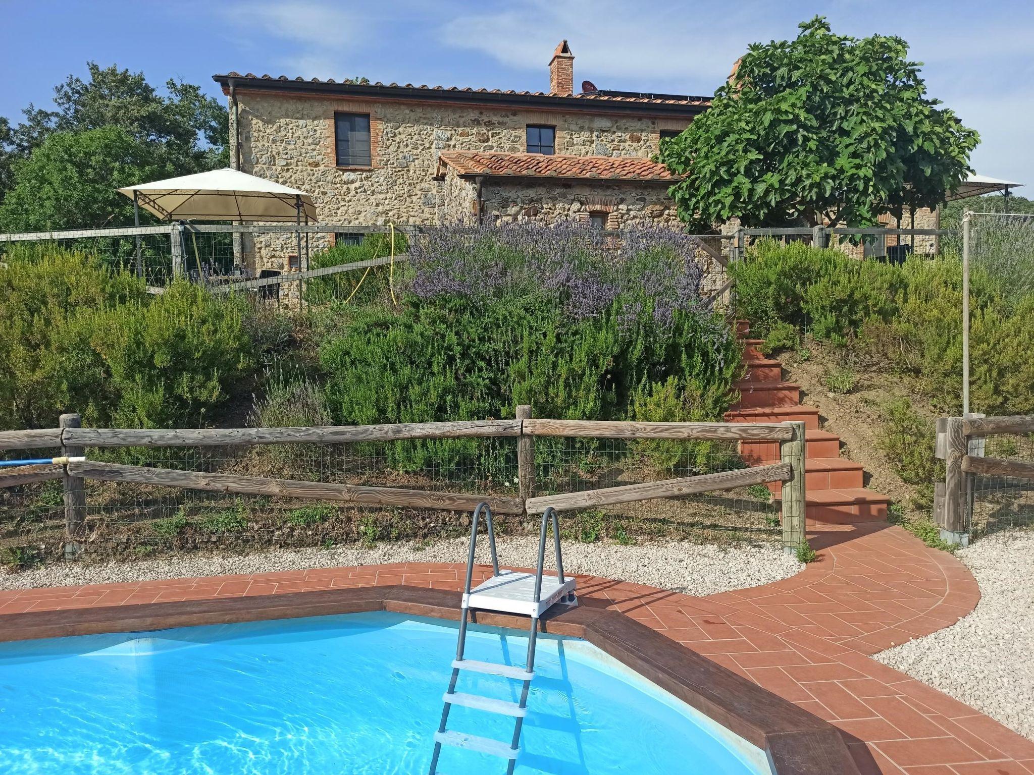 Foto 1 - Apartamento de 2 quartos em Massa Marittima com piscina e jardim