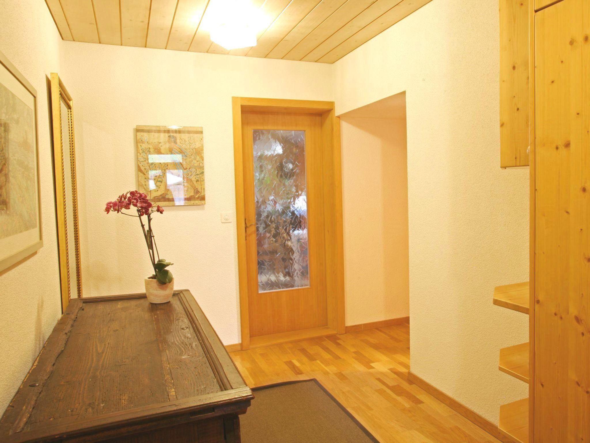 Foto 7 - Apartamento de 3 habitaciones en Zweisimmen