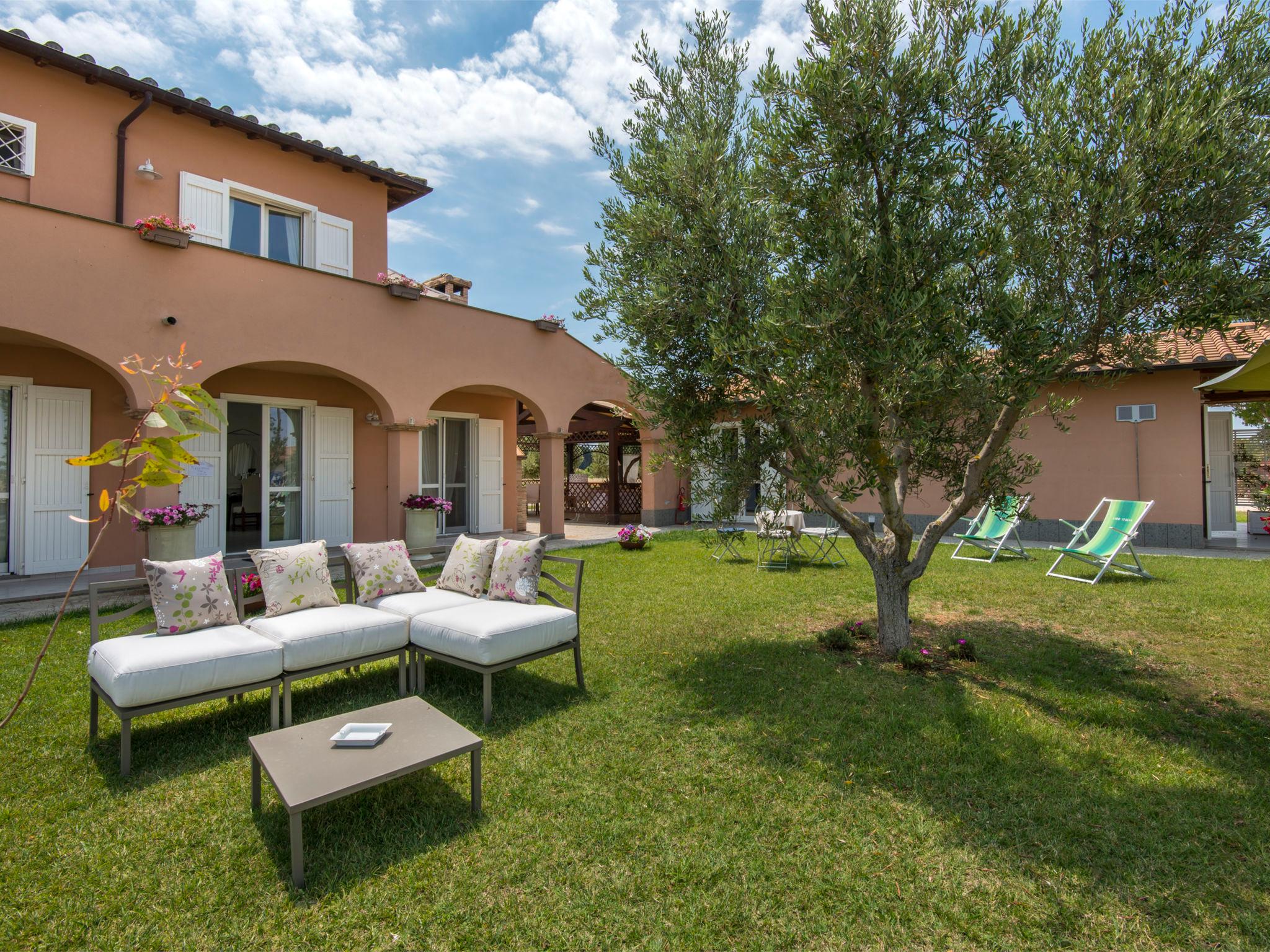 Foto 2 - Haus mit 10 Schlafzimmern in Tarquinia mit privater pool und blick aufs meer