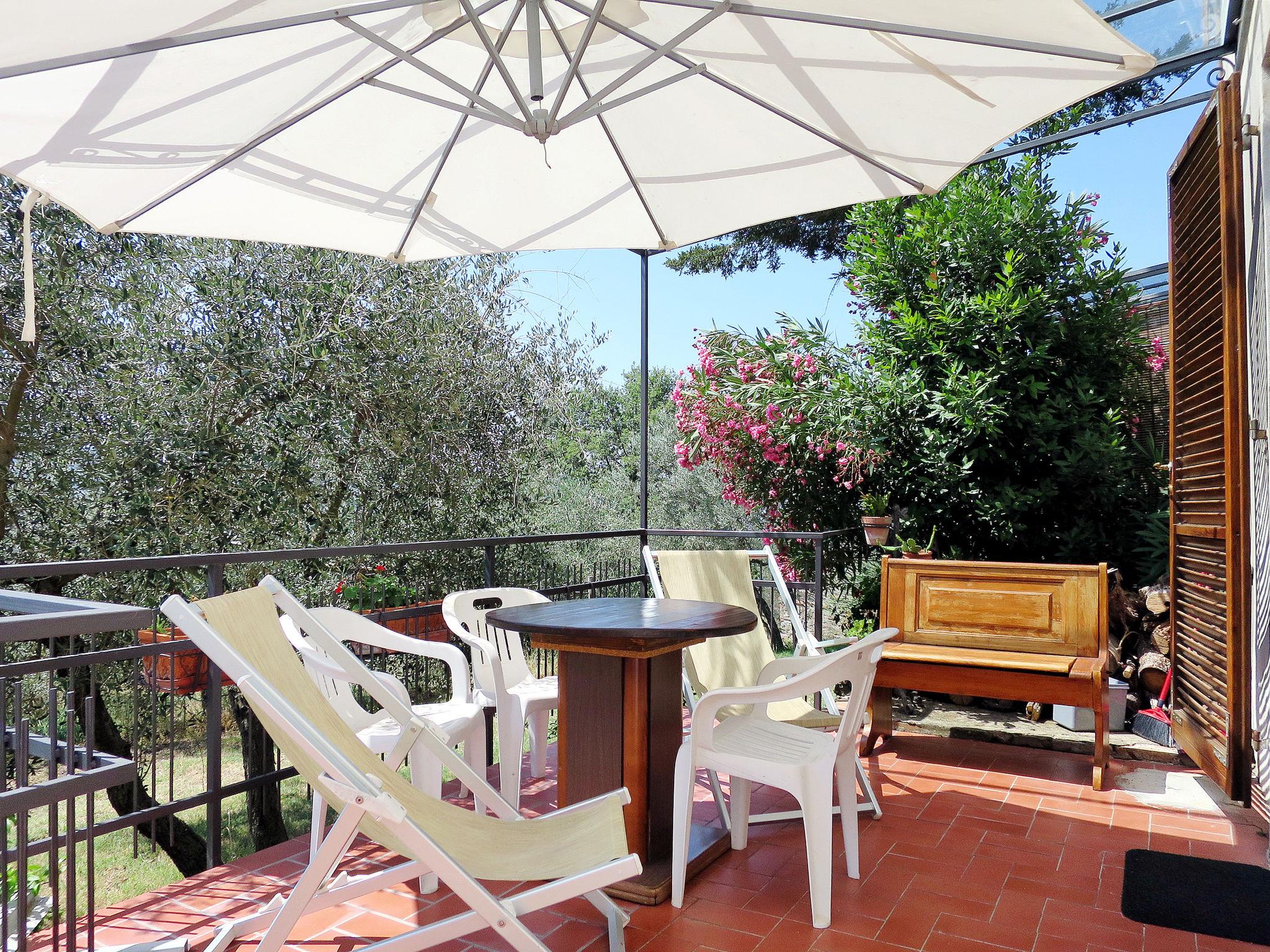 Photo 9 - 1 bedroom Apartment in Greve in Chianti with swimming pool and garden