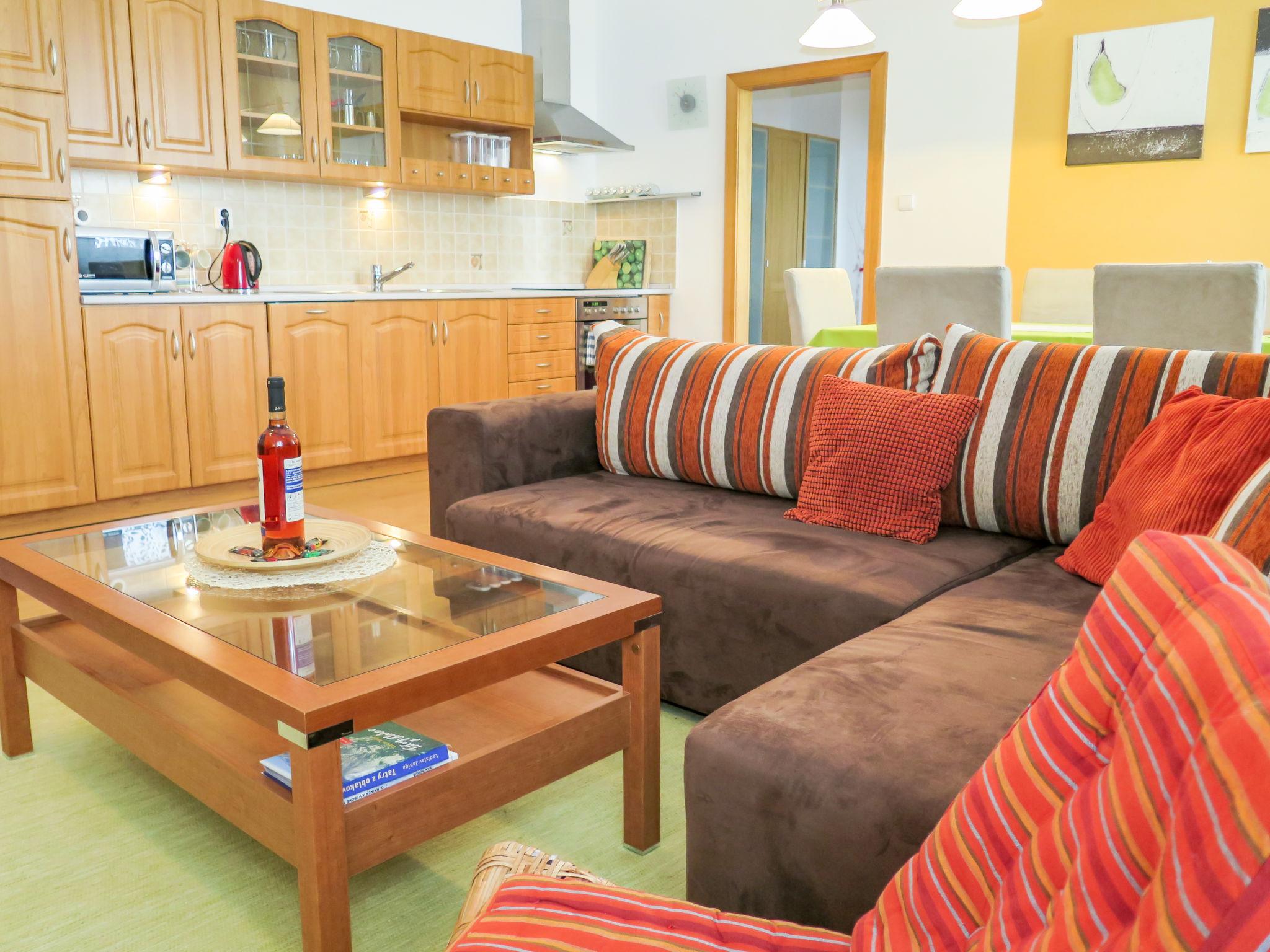 Photo 2 - 2 bedroom Apartment in Vysoké Tatry with mountain view