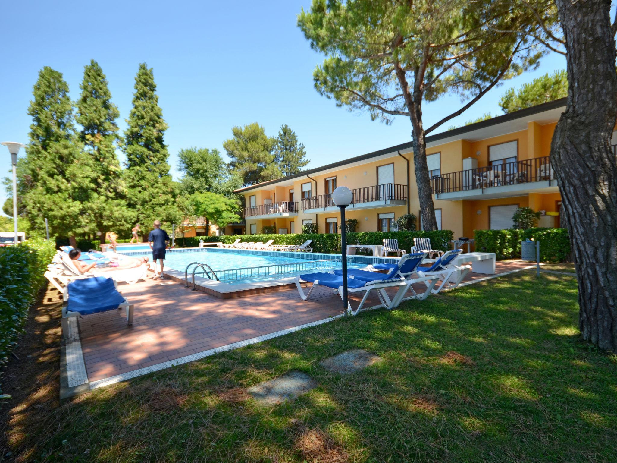 Foto 10 - Apartamento de 2 habitaciones en San Michele al Tagliamento con piscina y vistas al mar
