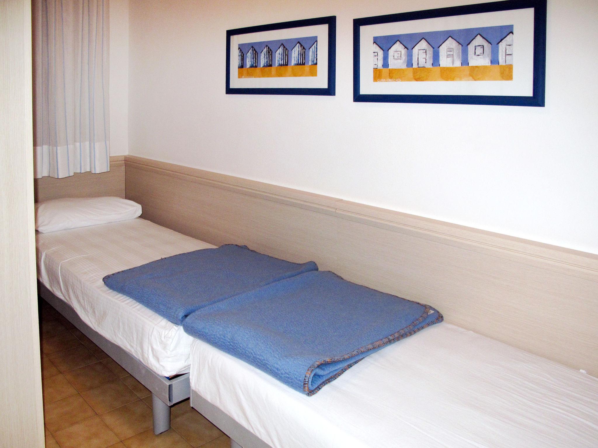 Foto 9 - Apartamento de 2 habitaciones en San Michele al Tagliamento con piscina y vistas al mar