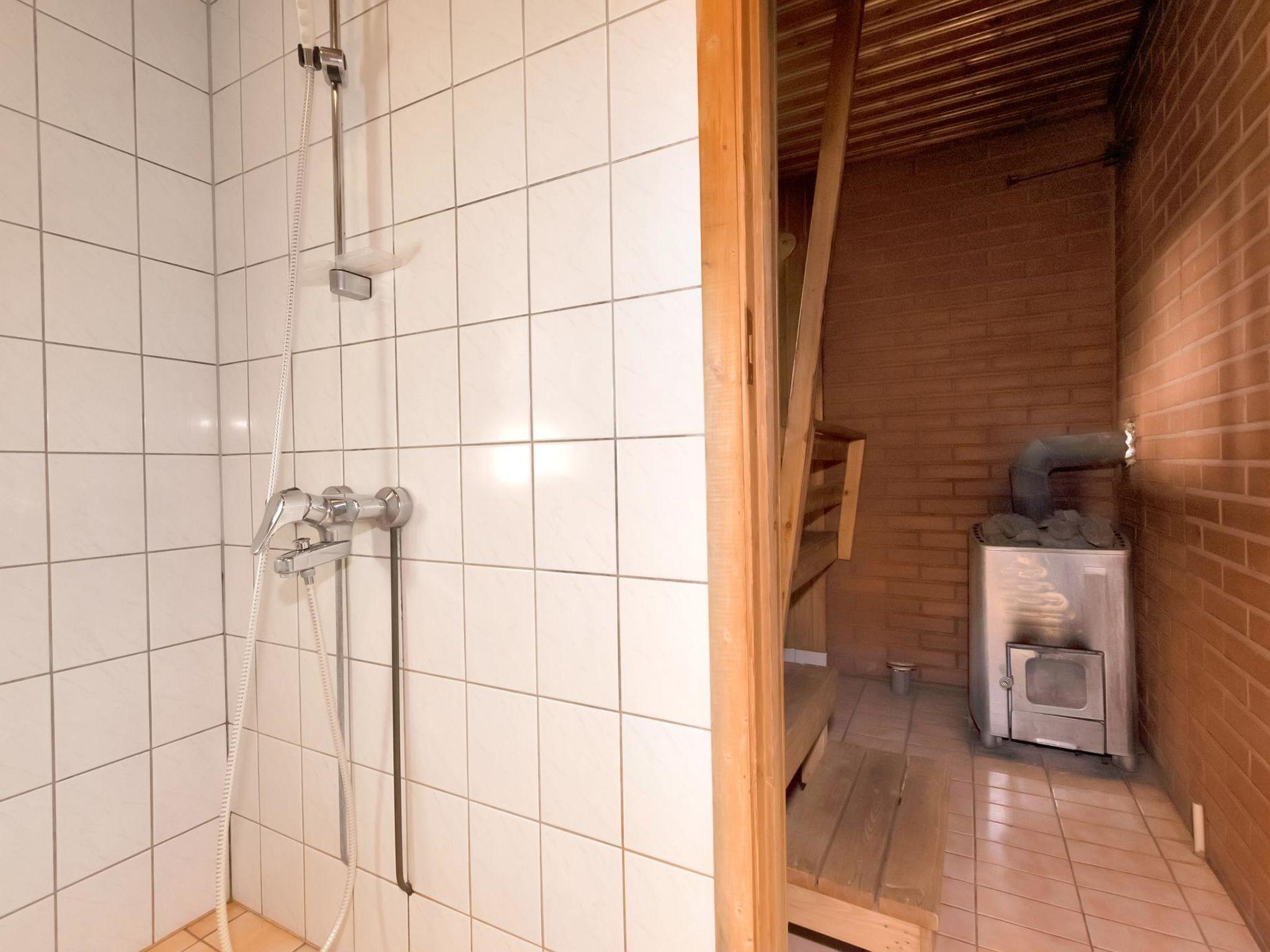 Foto 15 - Casa de 2 quartos em Petäjävesi com sauna