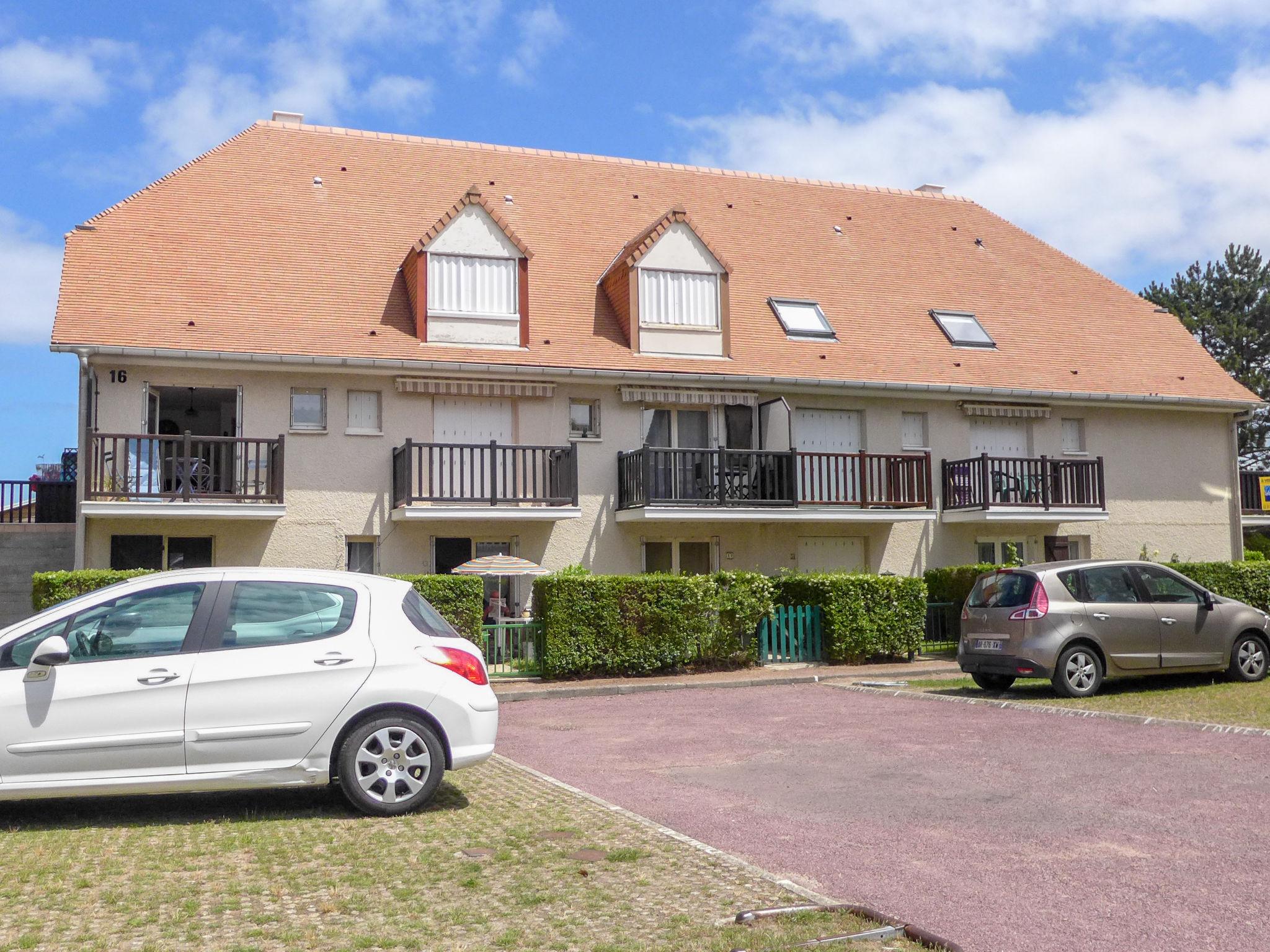 Photo 17 - Appartement de 1 chambre à Merville-Franceville-Plage avec vues à la mer