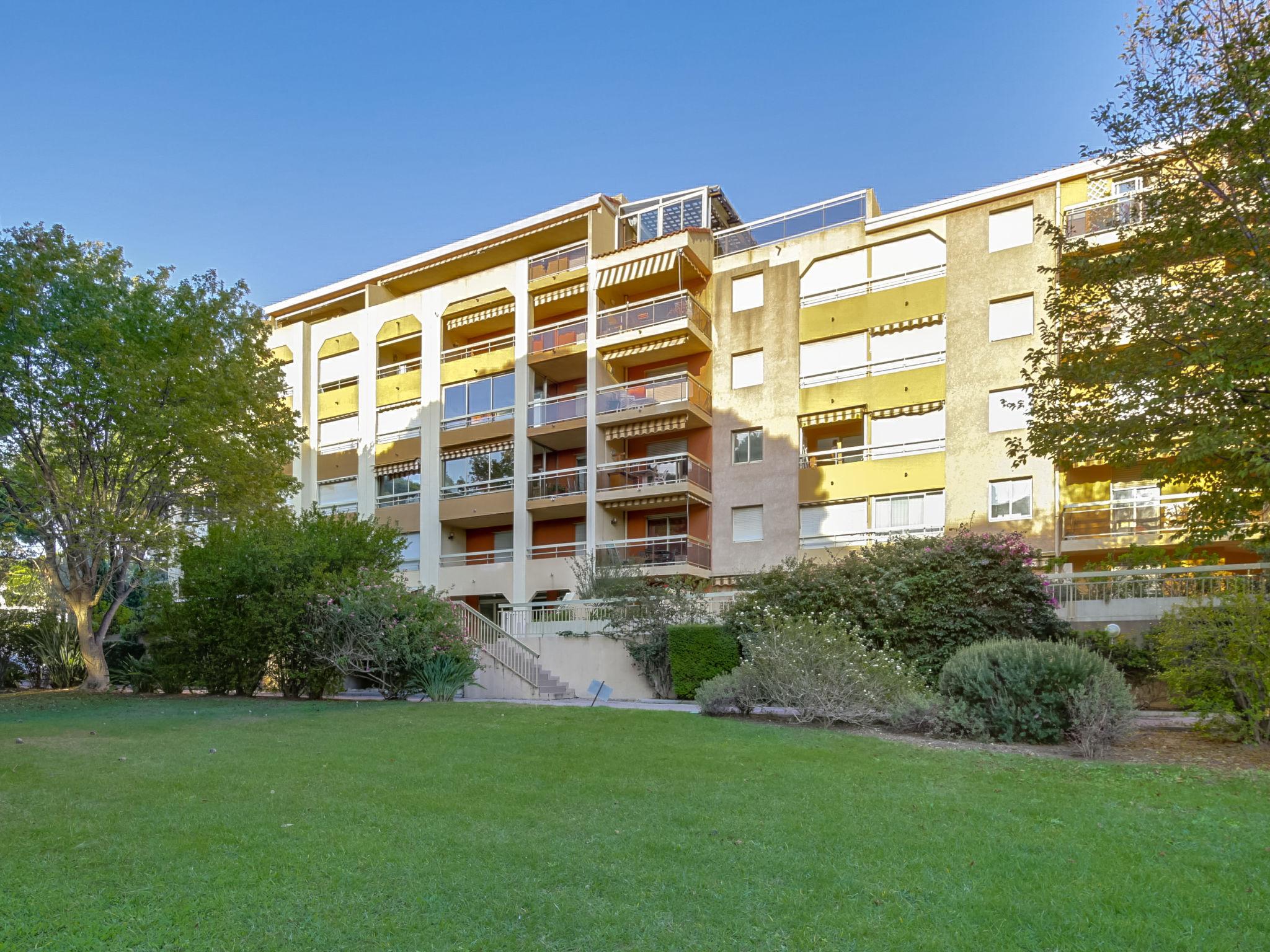 Foto 10 - Apartamento en Hyères con terraza y vistas al mar