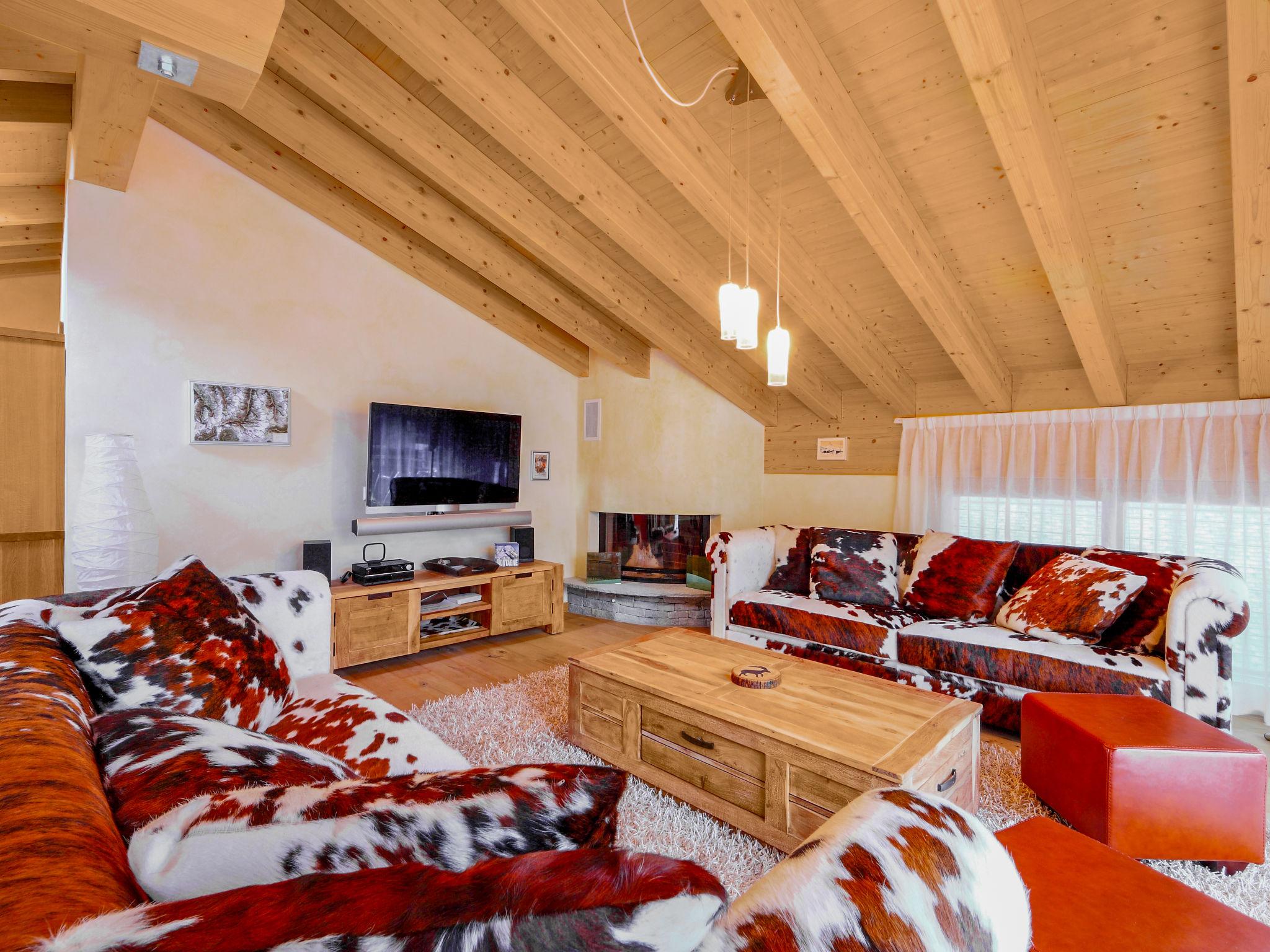 Photo 2 - 3 bedroom Apartment in Zermatt with sauna and mountain view