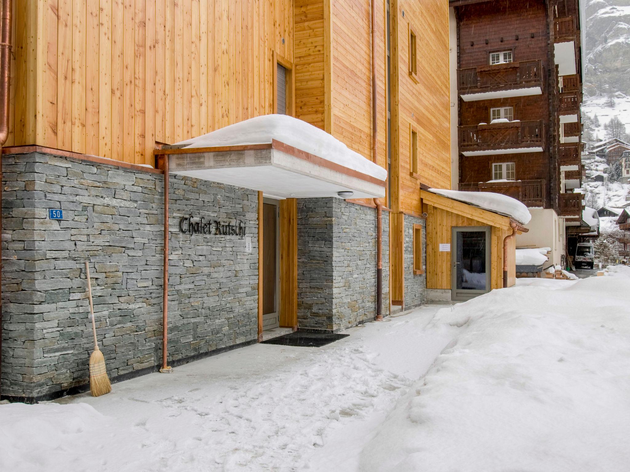 Foto 30 - Apartamento de 6 habitaciones en Zermatt con sauna y vistas a la montaña