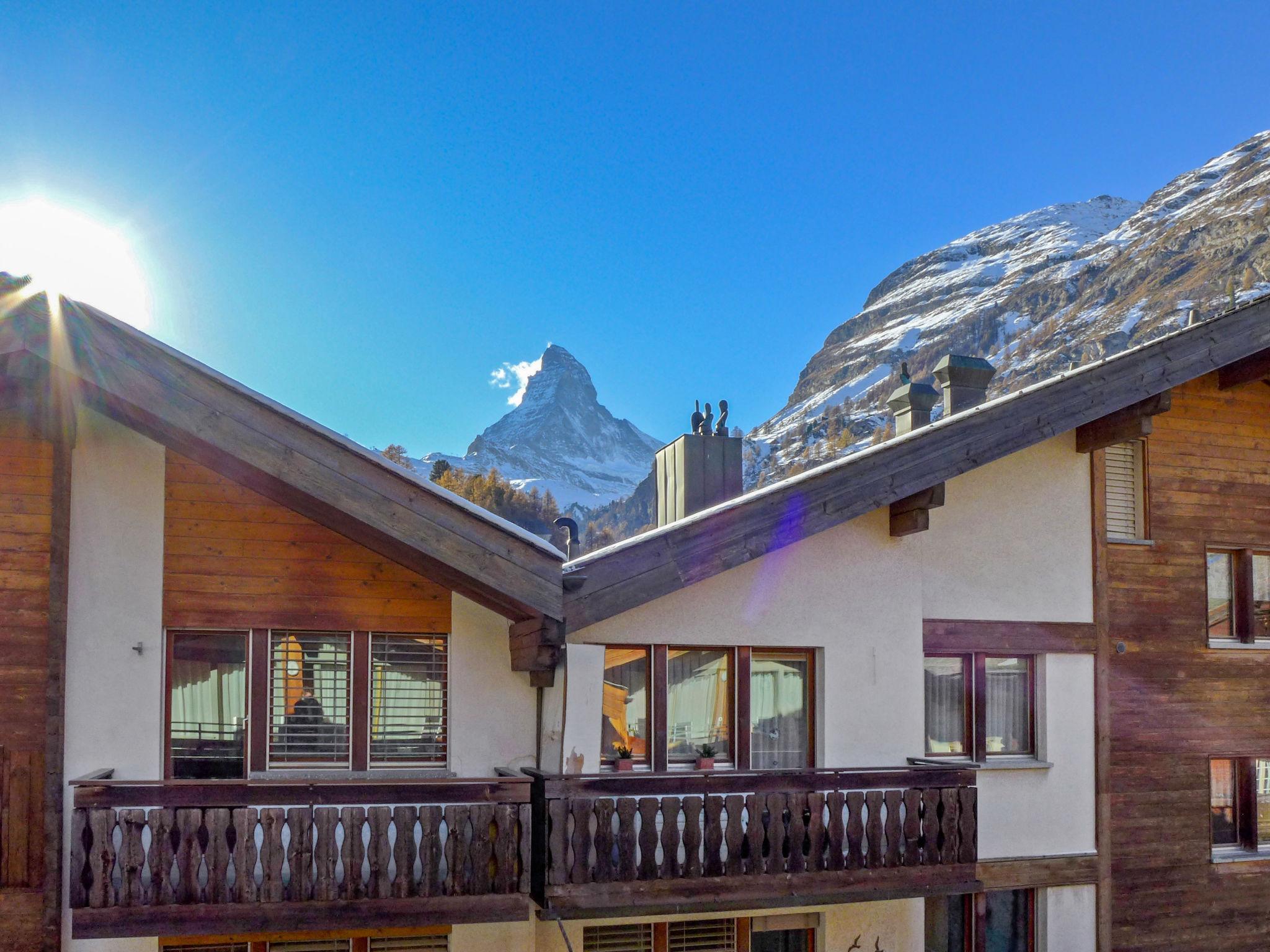 Foto 1 - Appartamento con 3 camere da letto a Zermatt con sauna e vasca idromassaggio