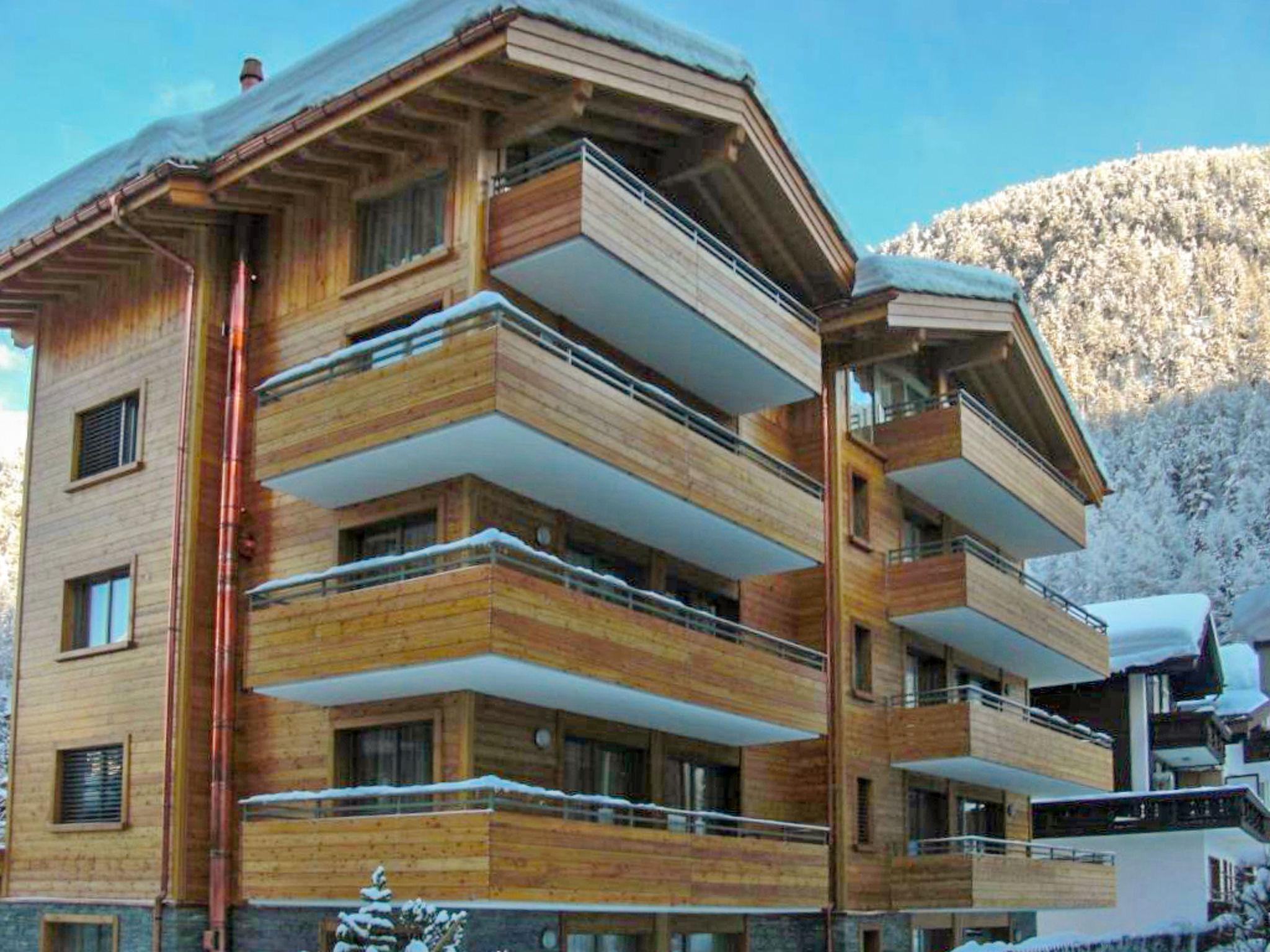 Foto 18 - Appartamento a Zermatt con terrazza e vista sulle montagne