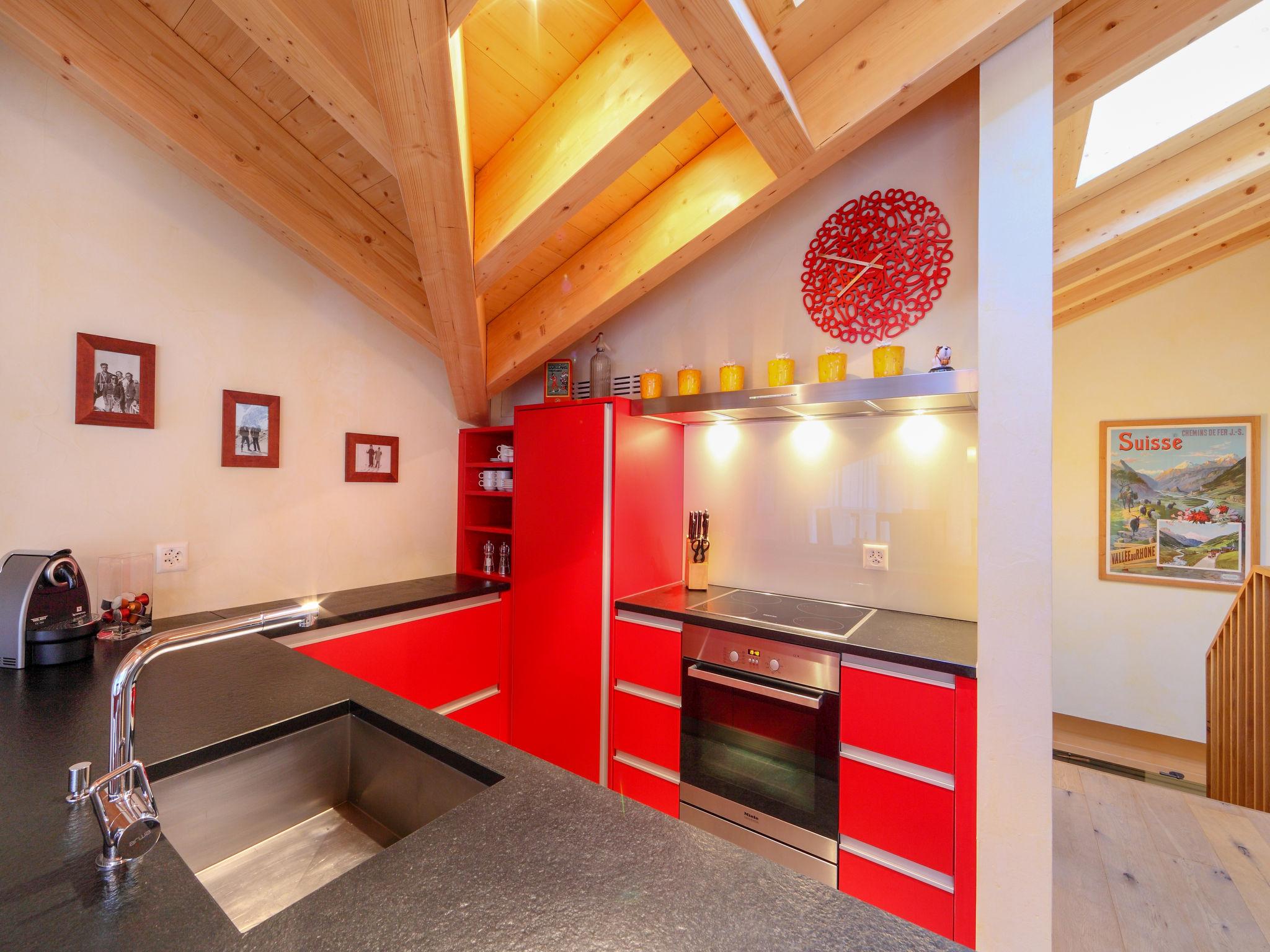 Photo 12 - 3 bedroom Apartment in Zermatt with sauna and mountain view