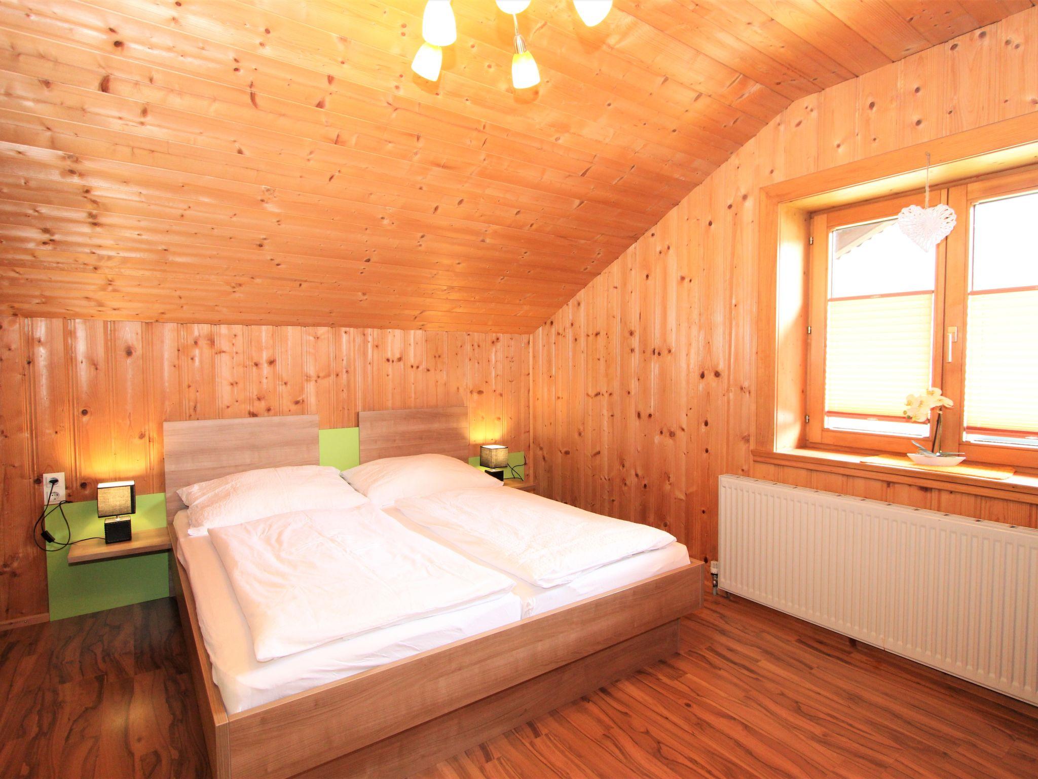 Foto 8 - Apartamento de 3 quartos em Ried im Zillertal com jardim e vista para a montanha