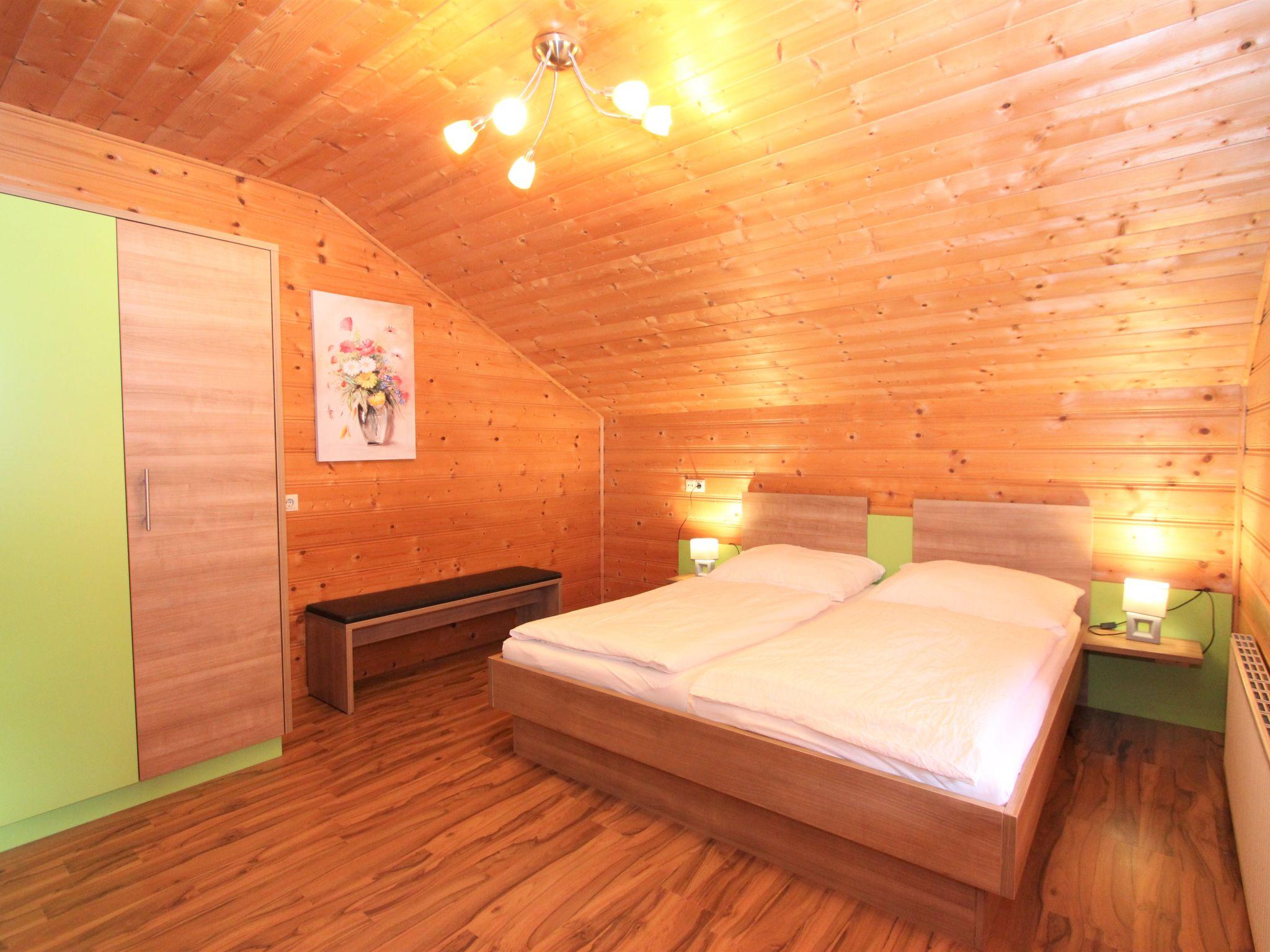 Foto 12 - Appartamento con 3 camere da letto a Ried im Zillertal con giardino e vista sulle montagne